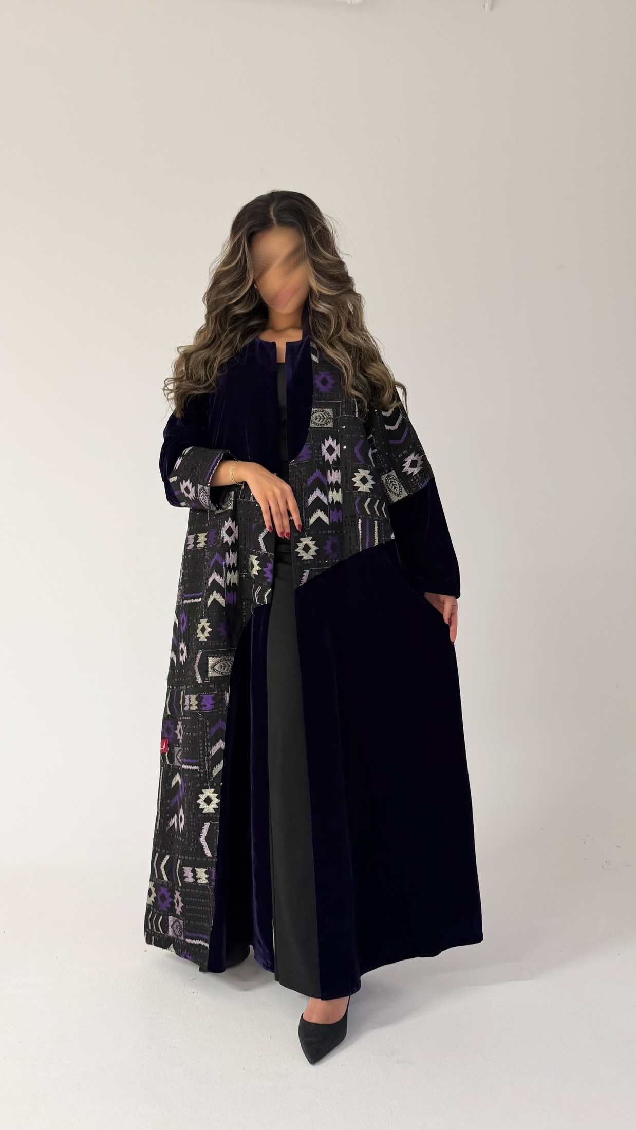 MWT544 - عباية مخمل موف مع تطريز هندي - Aya