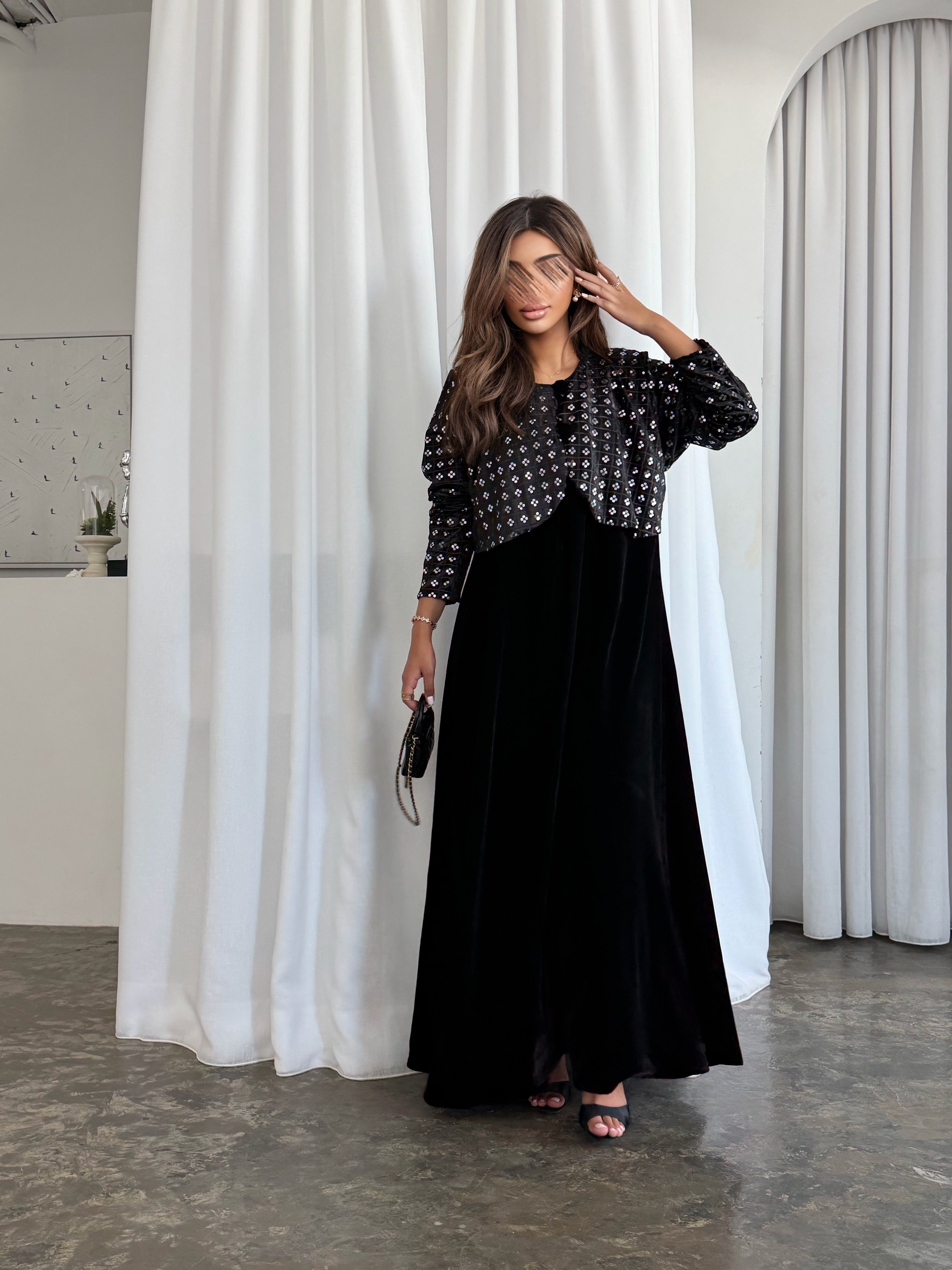 MW645 - Light Crepe Standing with Jacquard Half-Cloche