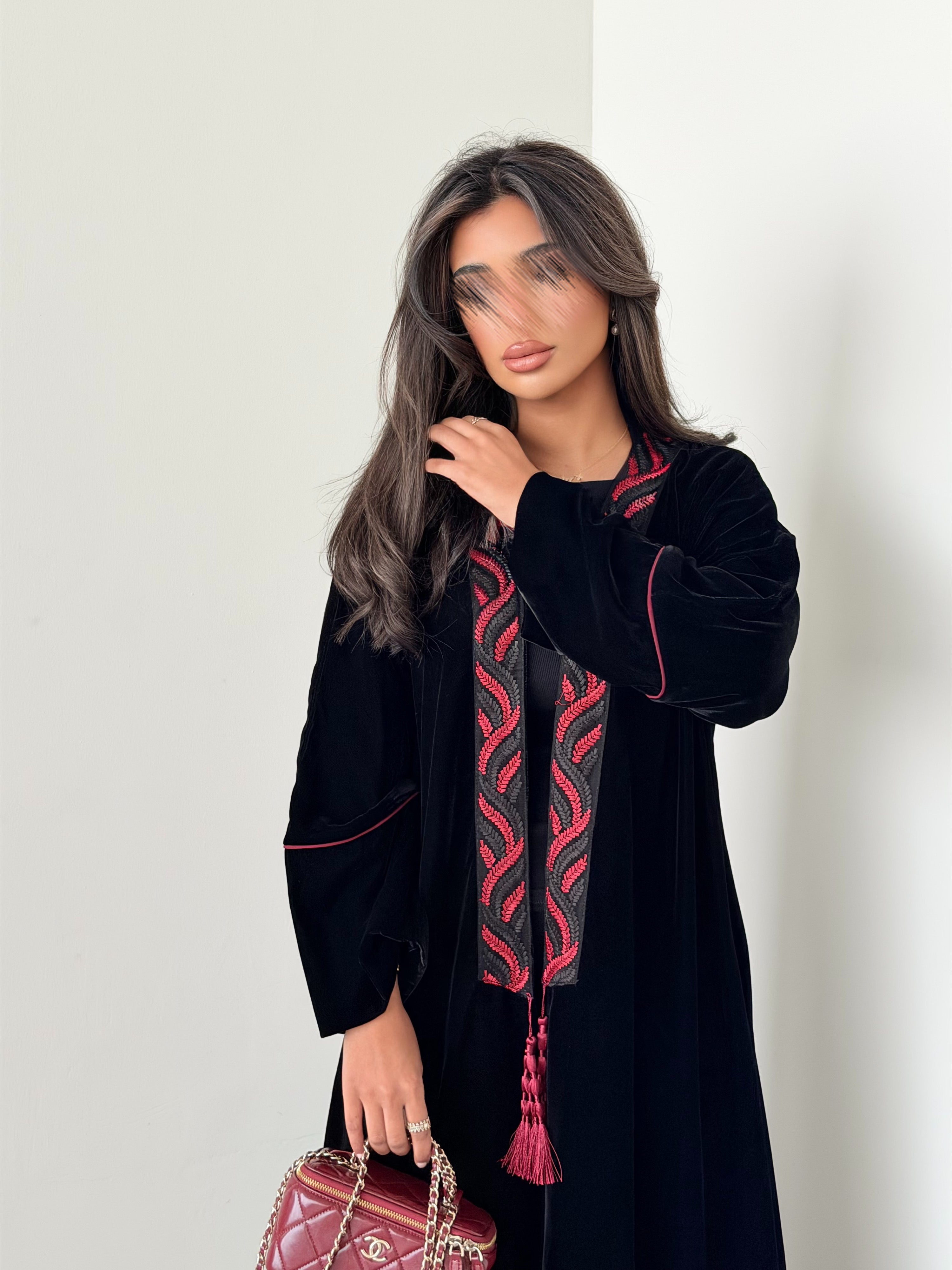 MW645 - Light Crepe Standing with Jacquard Half-Cloche