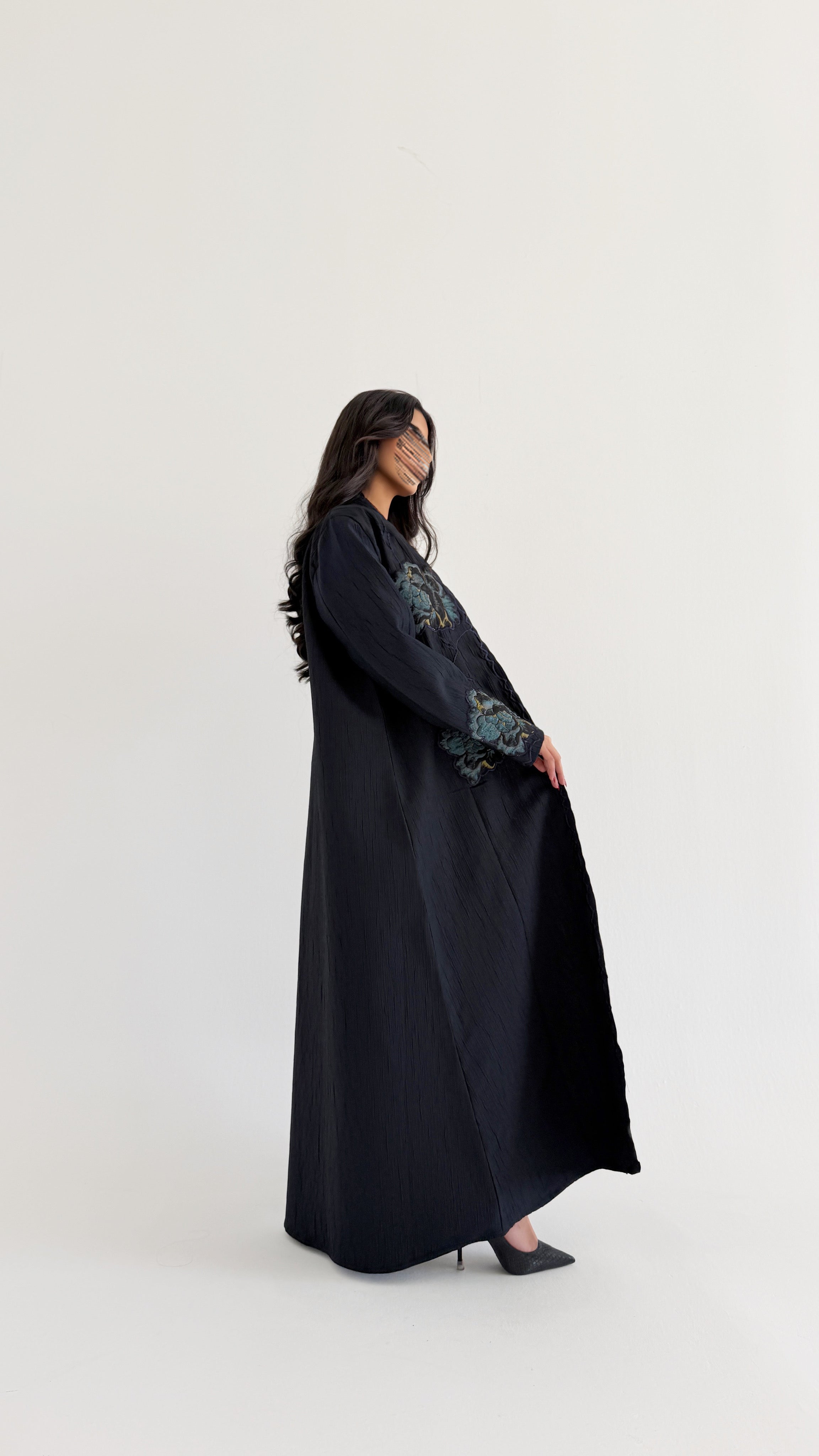 MW2021 - عباية قصة بليزر بتطريز تفتة جاكار - Aya