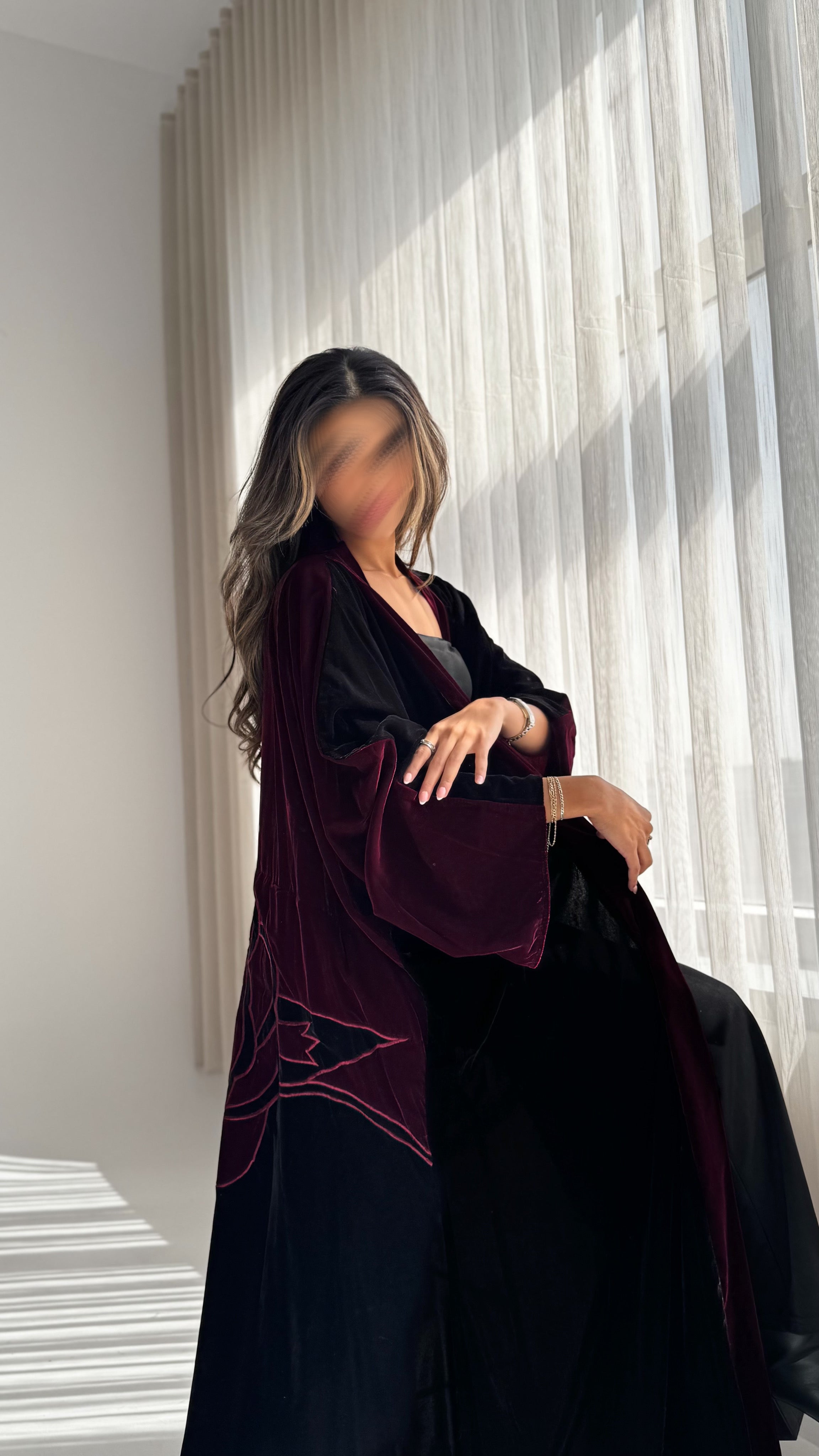 MW1753 - عباية اسود  مخمل مع اضافة تطريز يدوي - Aya