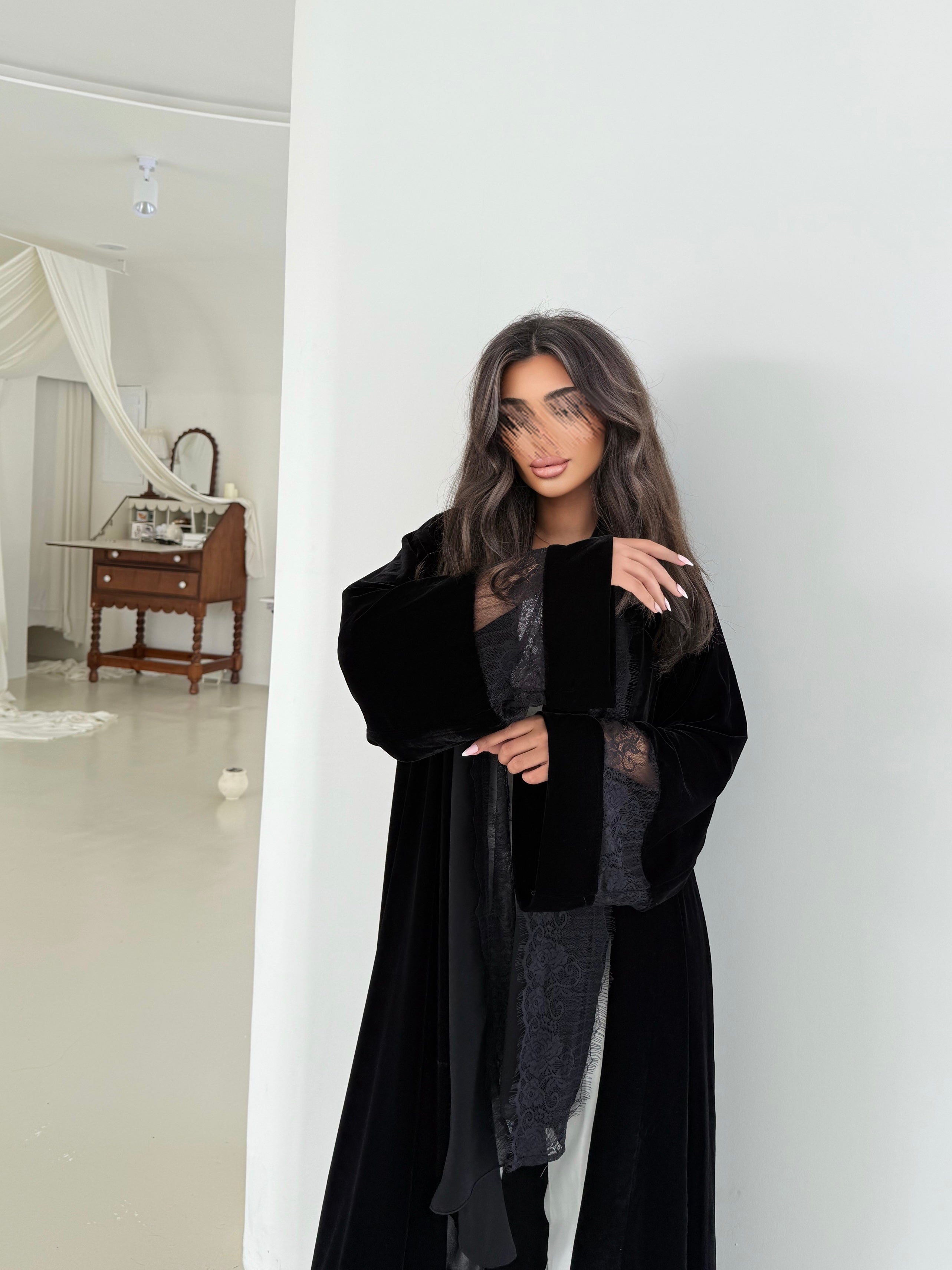 MW645 - Light Crepe Standing with Jacquard Half-Cloche