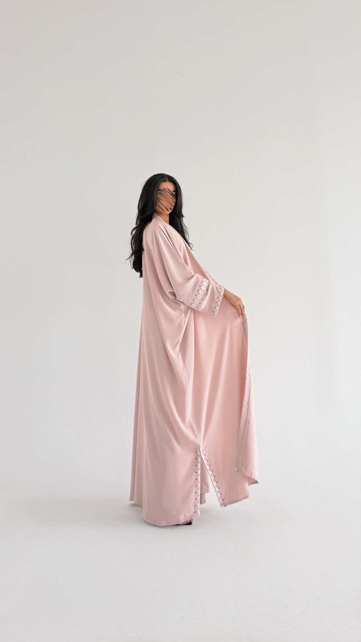 MWT1249 - عباية بتطريز بالامام والاكمام - Aya