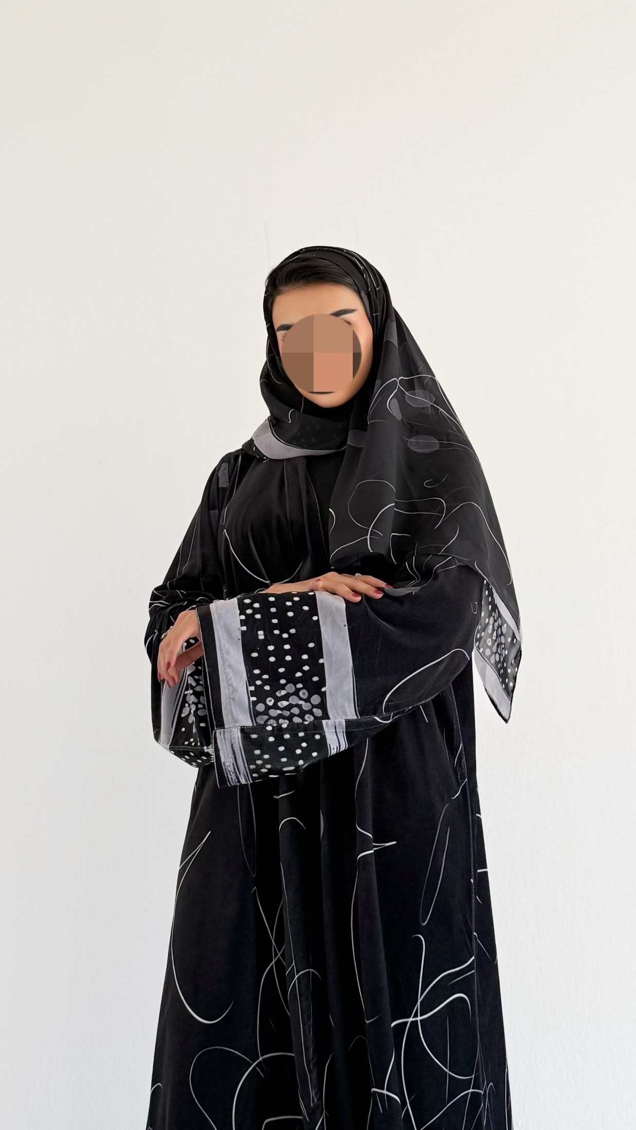 MWT883 - عباية مخمل طباعة - Aya