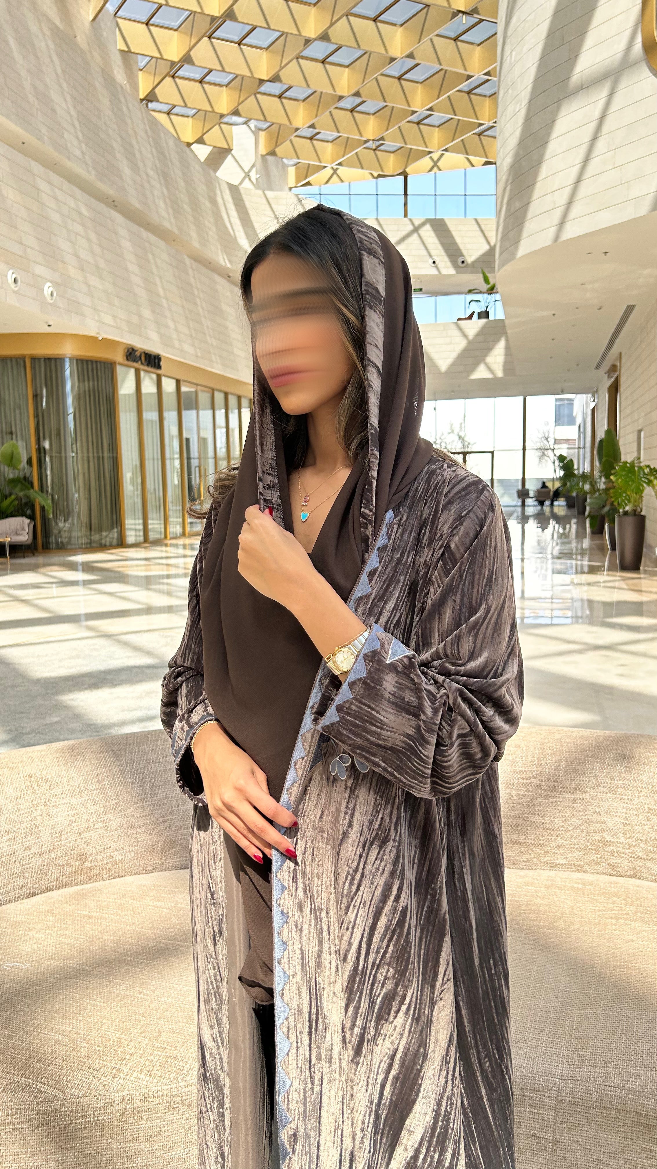 MWT394 - مخمل تطريز بني - Aya