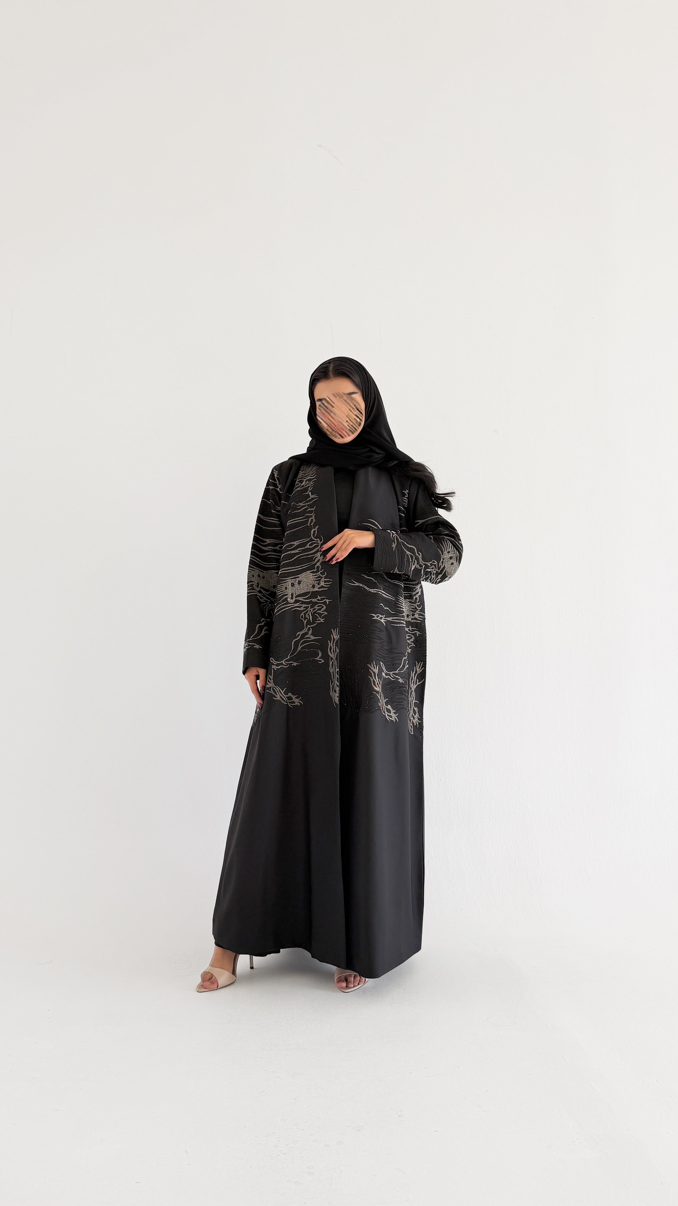 MWT1094 - عبايه اسود بتطريز واضافه لمعه - Aya