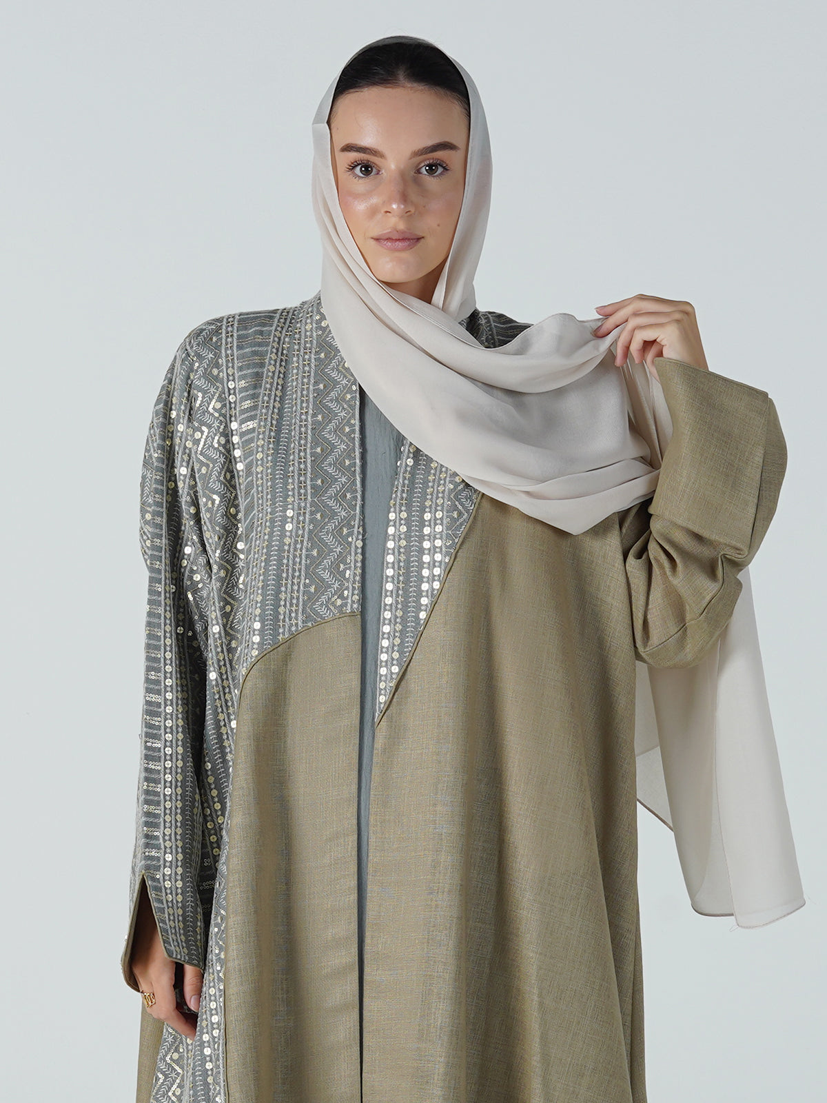 MW645 - Light Crepe Standing with Jacquard Half-Cloche