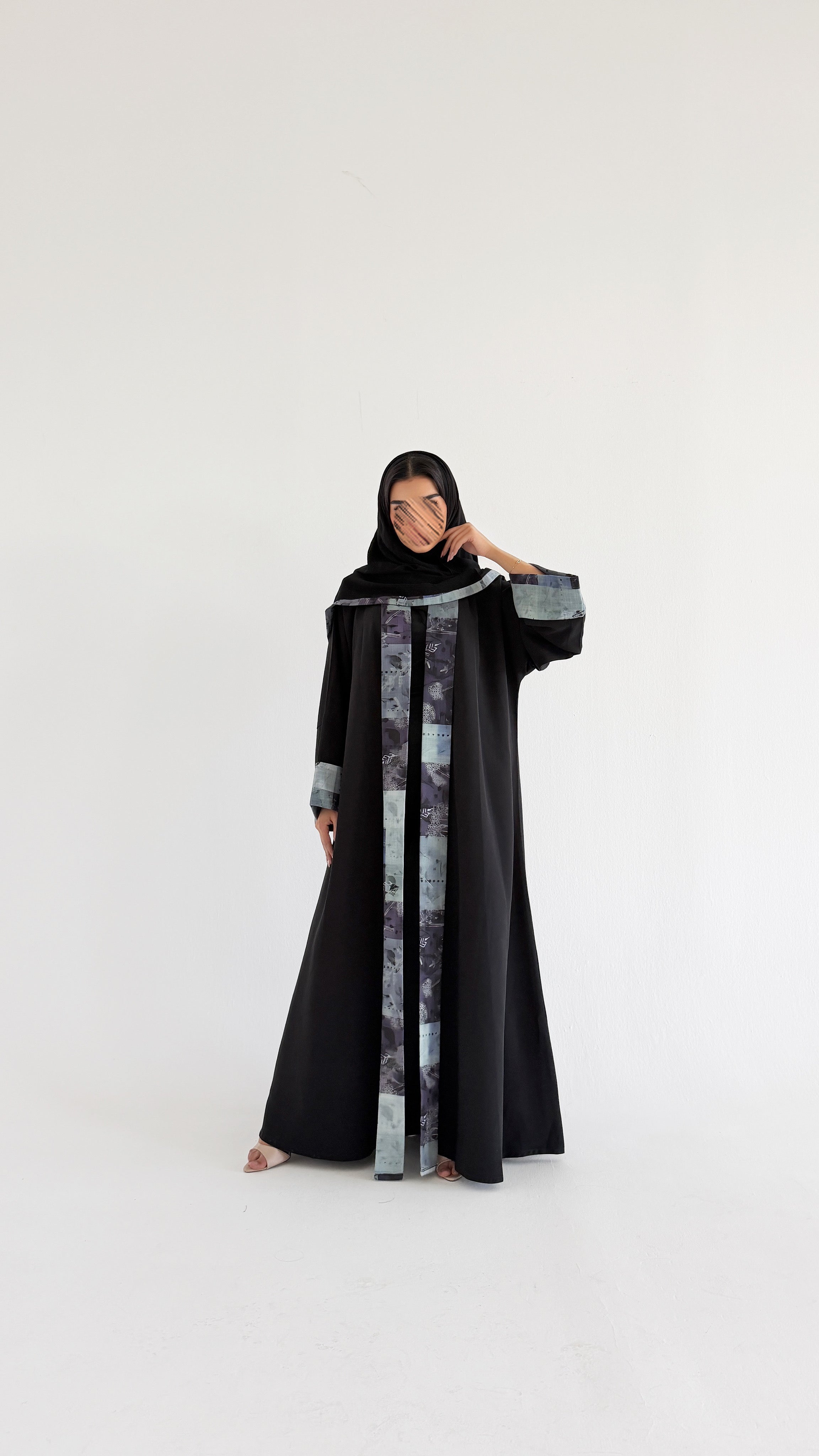 MWT1118 - عباية كريب مع تدخيلة لنن طباعة - Aya