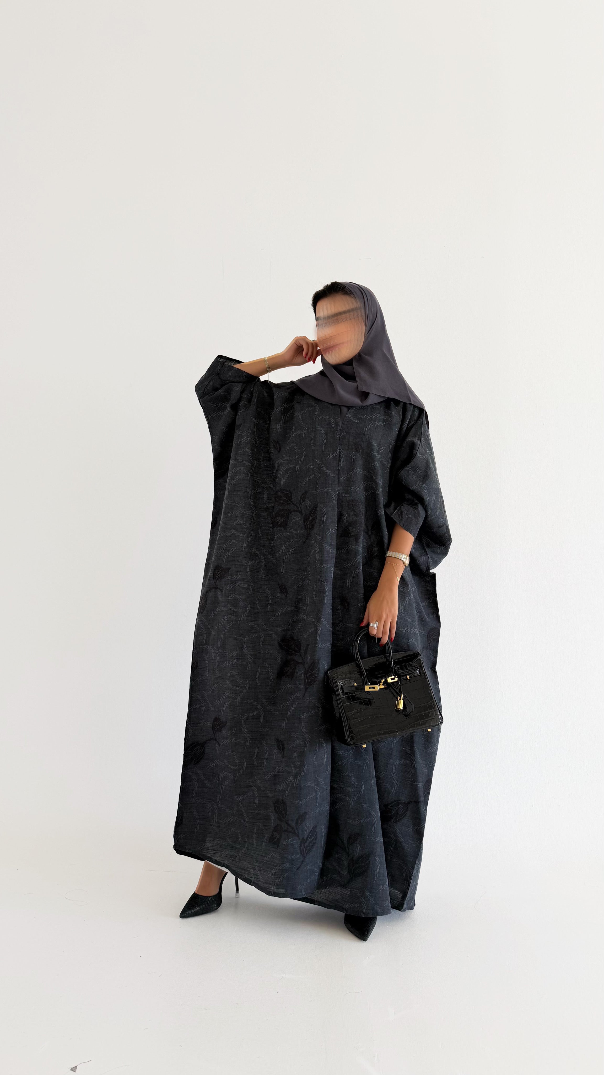 MW645 - Light Crepe Standing with Jacquard Half-Cloche