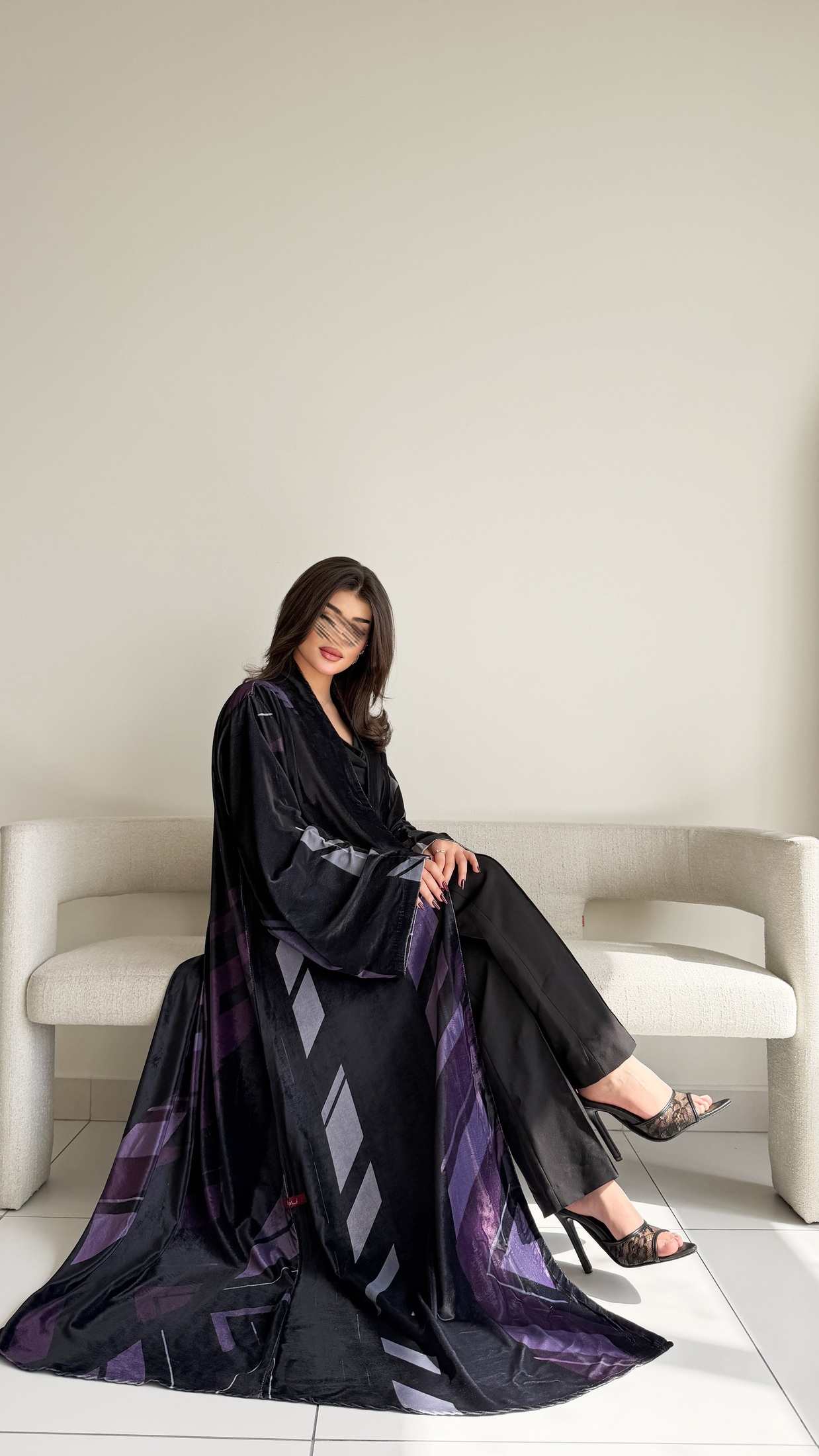 MWT889 - عباية مخمل طباعة - Aya