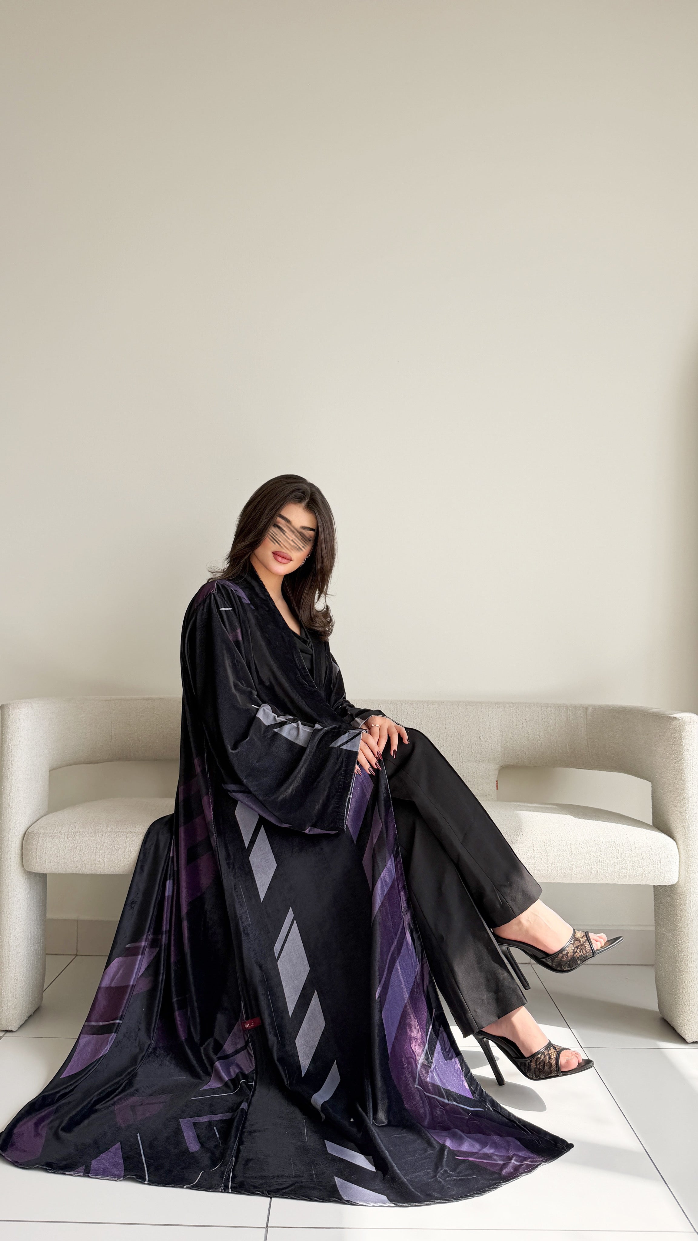 MWT889 - عباية مخمل طباعة - Aya