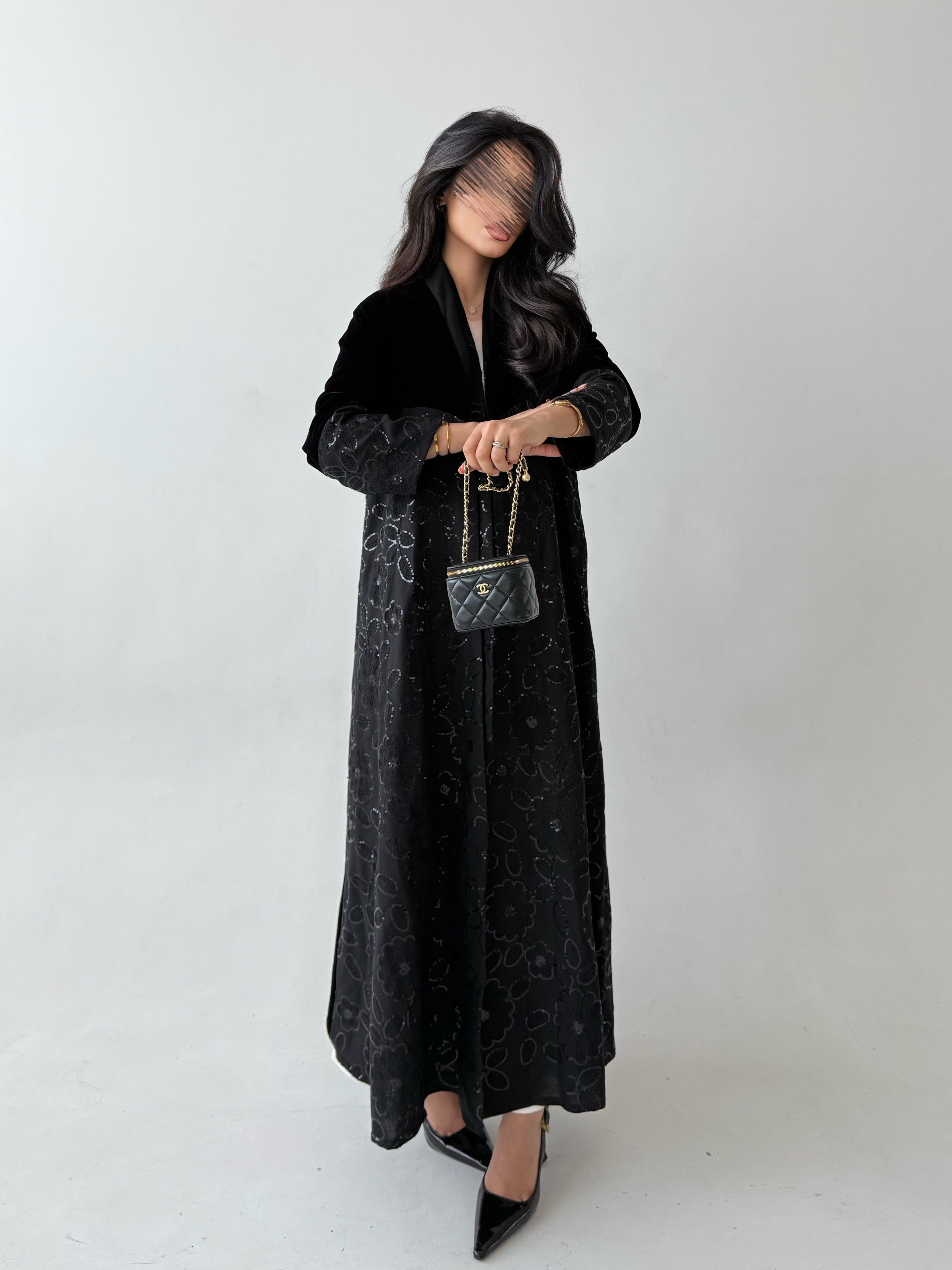 MW645 - Light Crepe Standing with Jacquard Half-Cloche