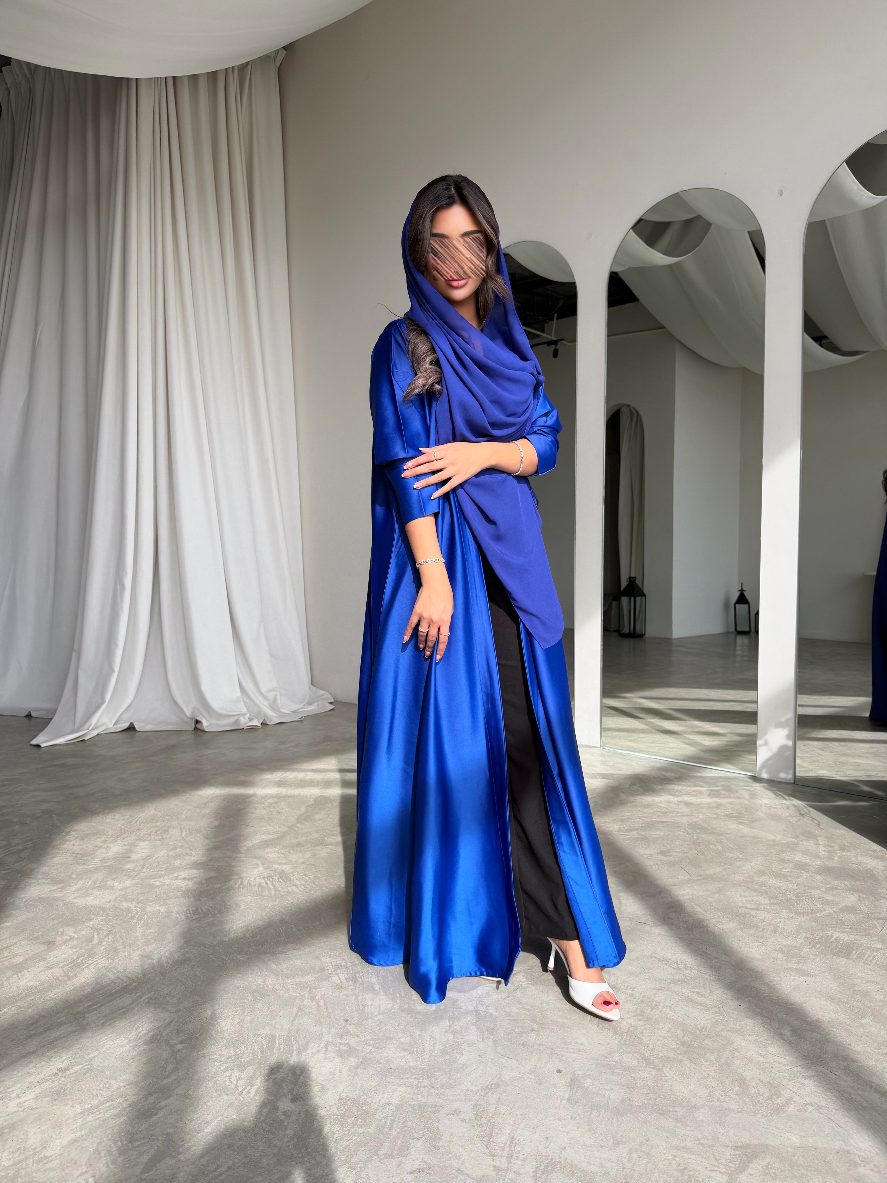 MWT777 - عباية كريب ازرق - Aya