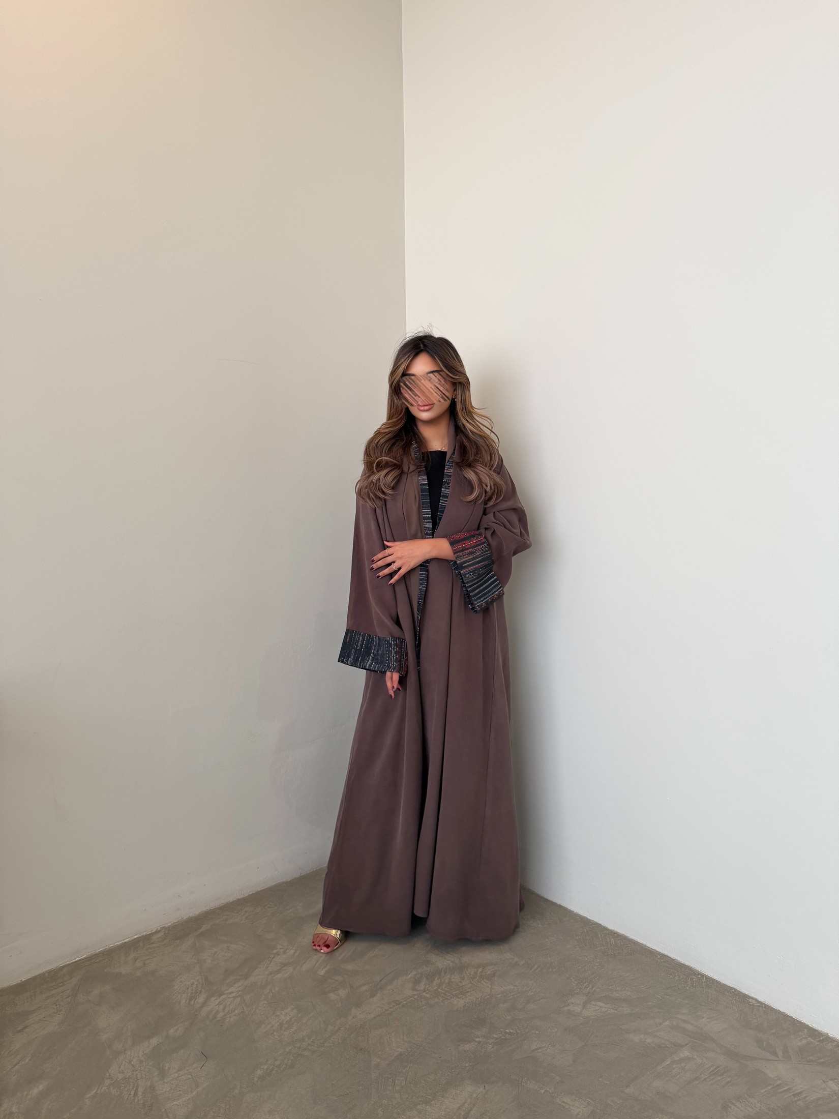 MWT1053 - عبايه لنن بتدخيله بالاكمام - Aya