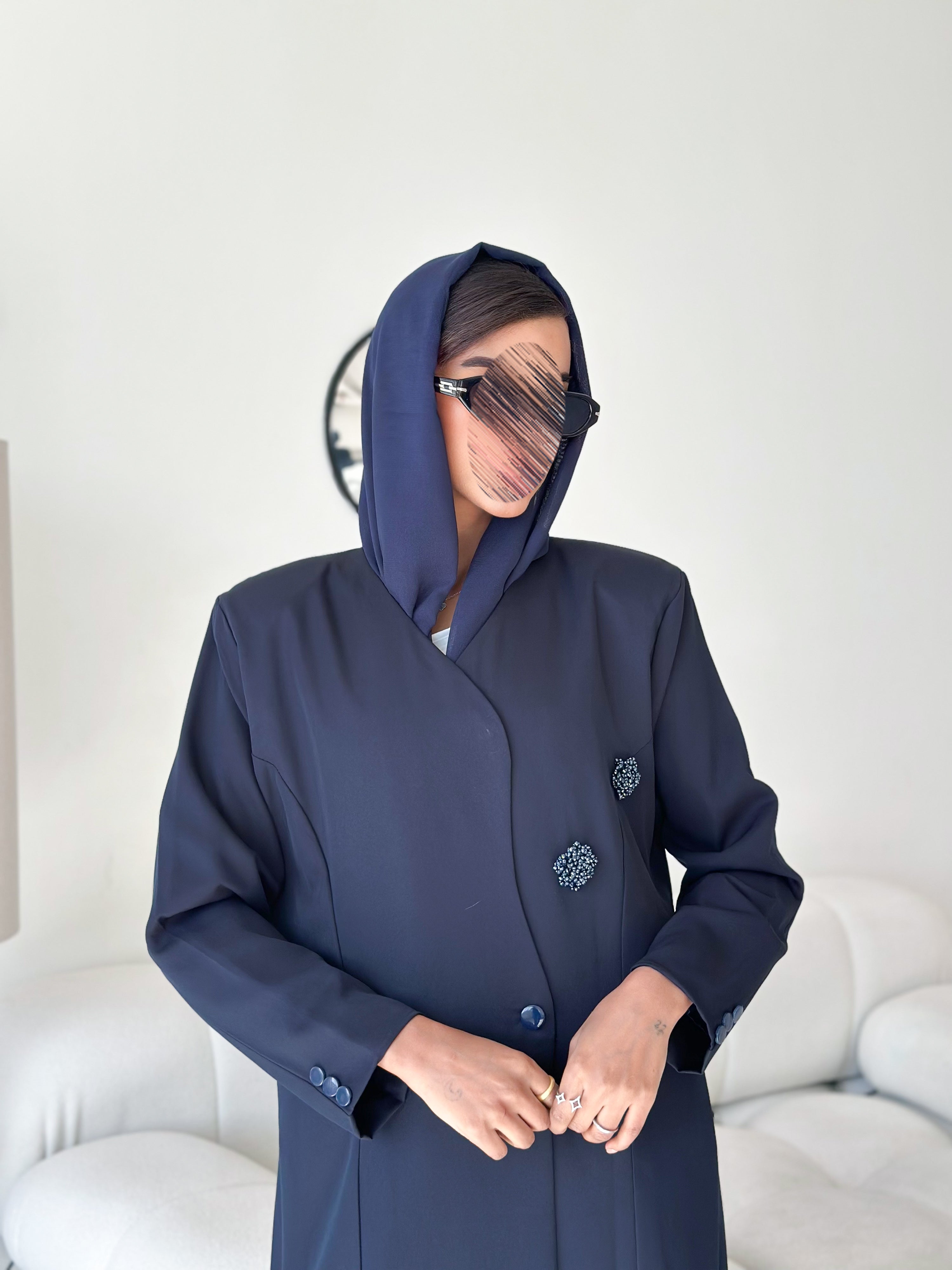 MW645 - Light Crepe Standing with Jacquard Half-Cloche