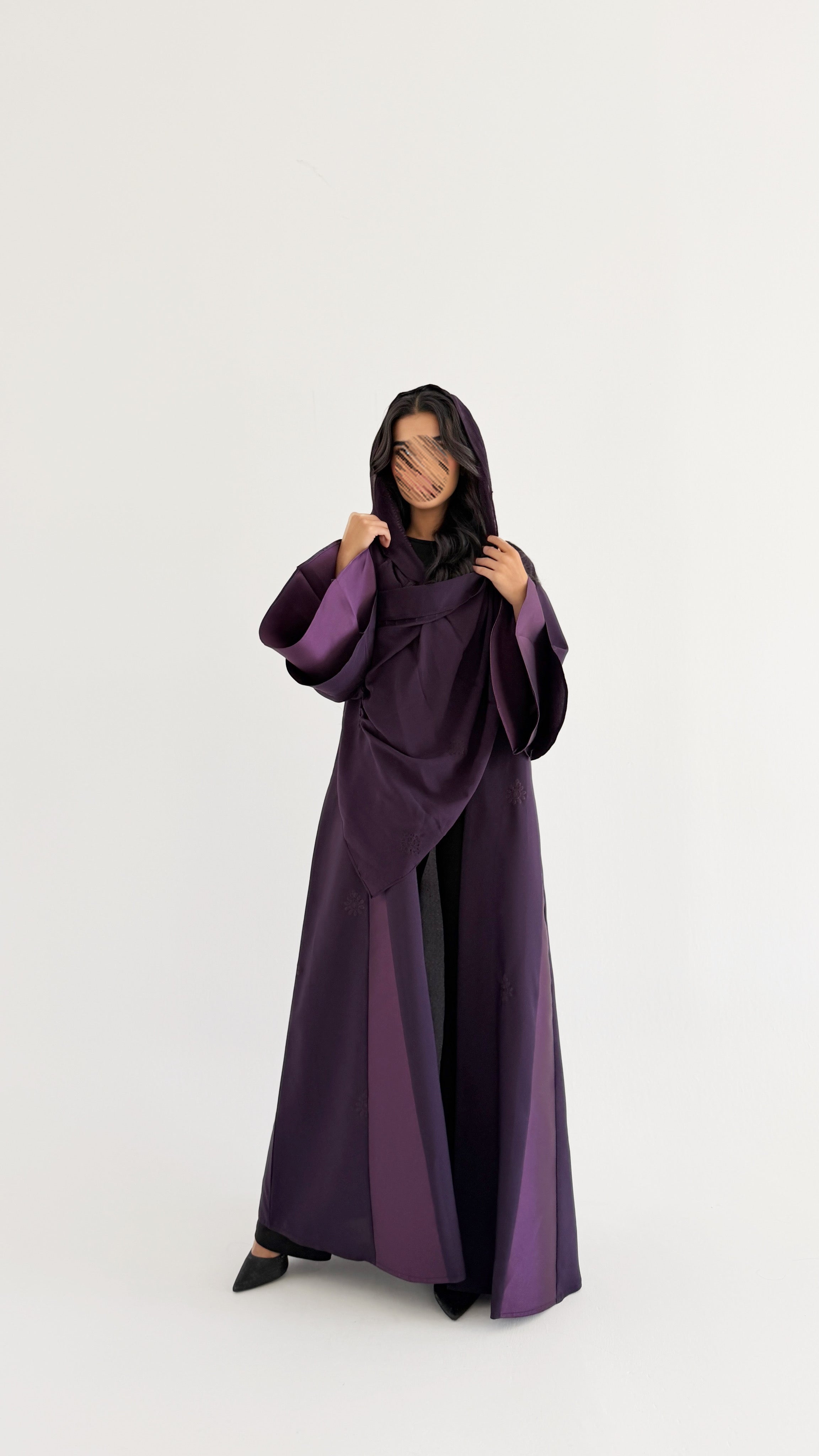 MWT1020 - عبايه بنفسجية بقصه جميله بالاكمام مع تطريز - Aya