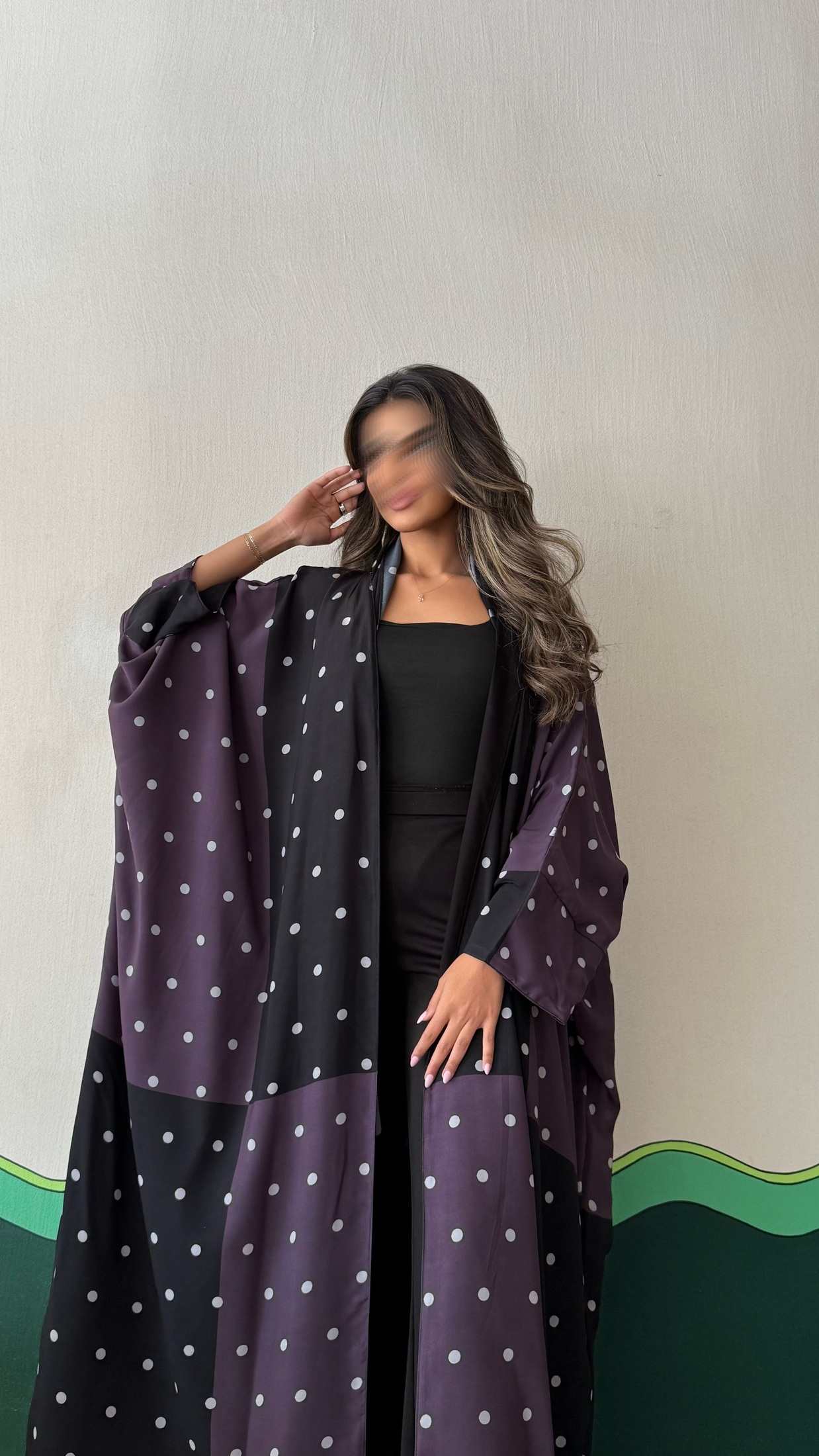 MWT451  - عباية منقطة اسود وبنفسجي - Aya