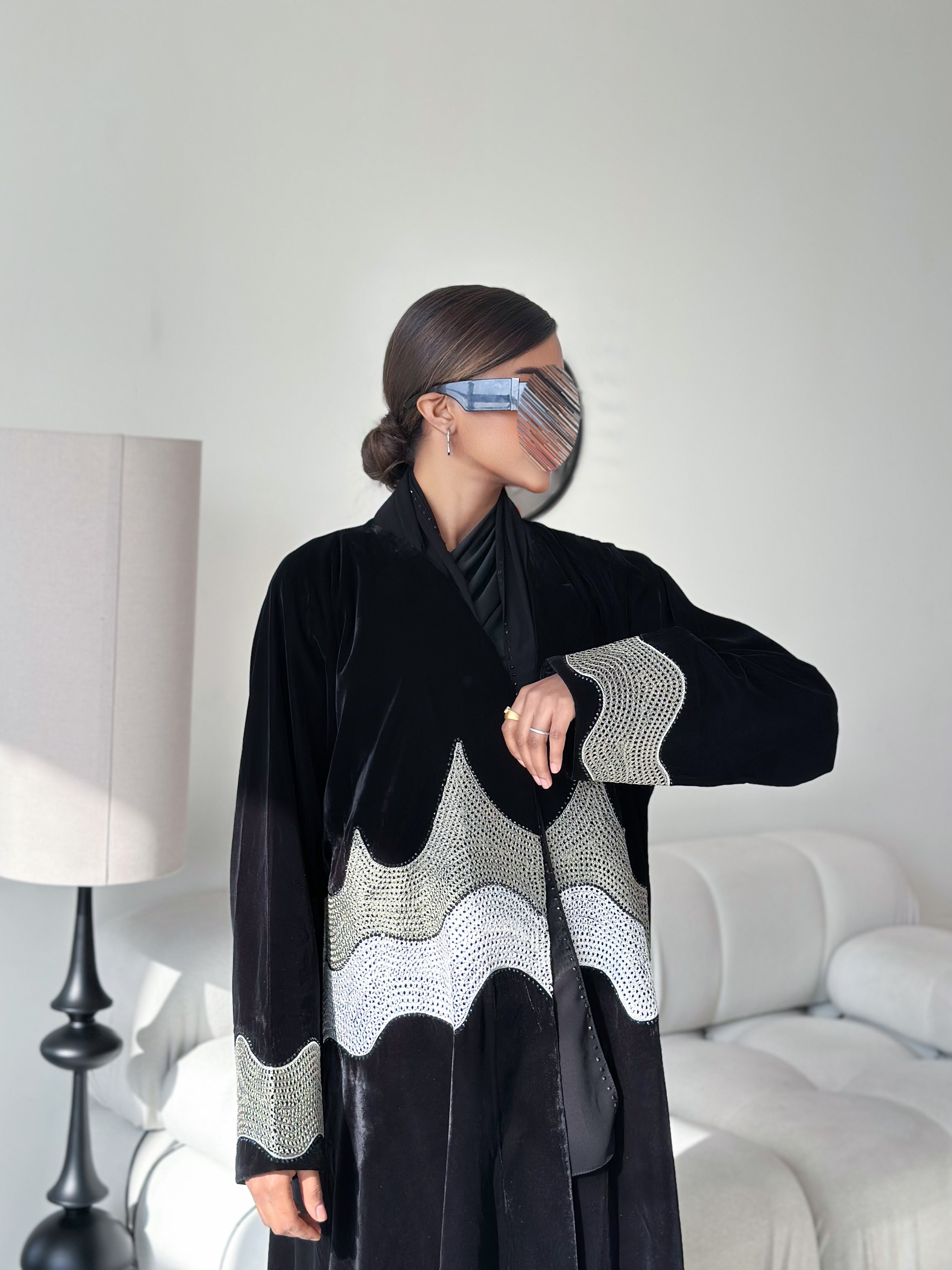 MW645 - Light Crepe Standing with Jacquard Half-Cloche