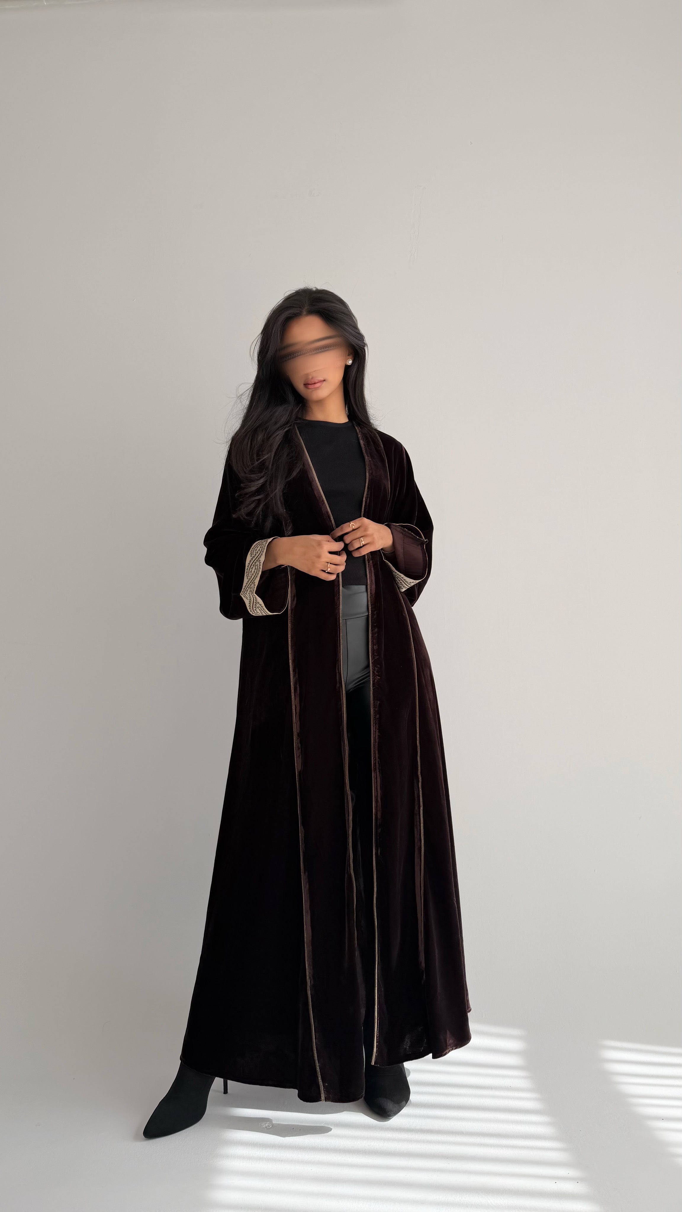 MWT820 - عباية بني مع تدخيلة كلفة راقية - Aya