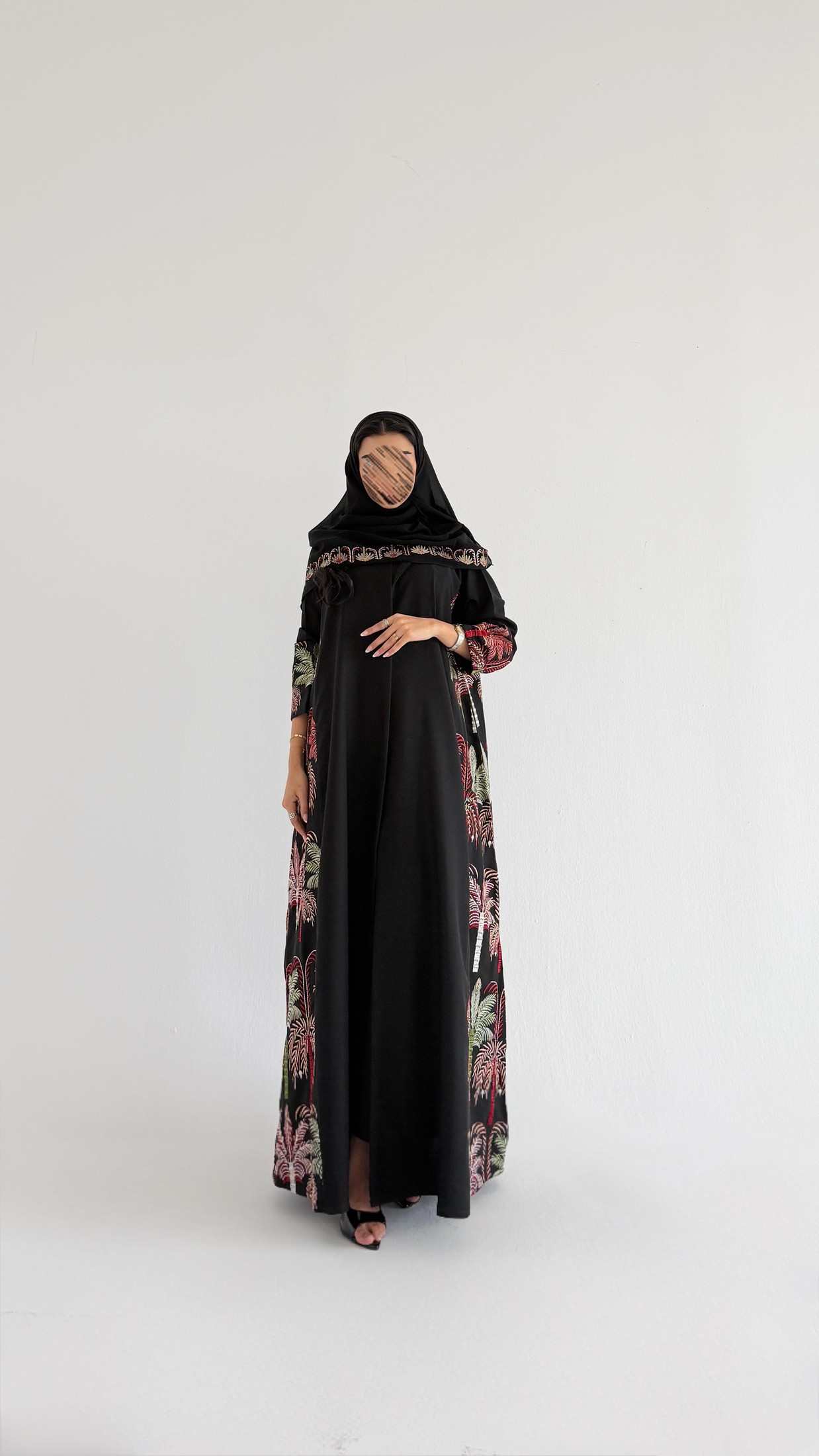 MWT4023 - عبايه بزخارف النخل - Aya
