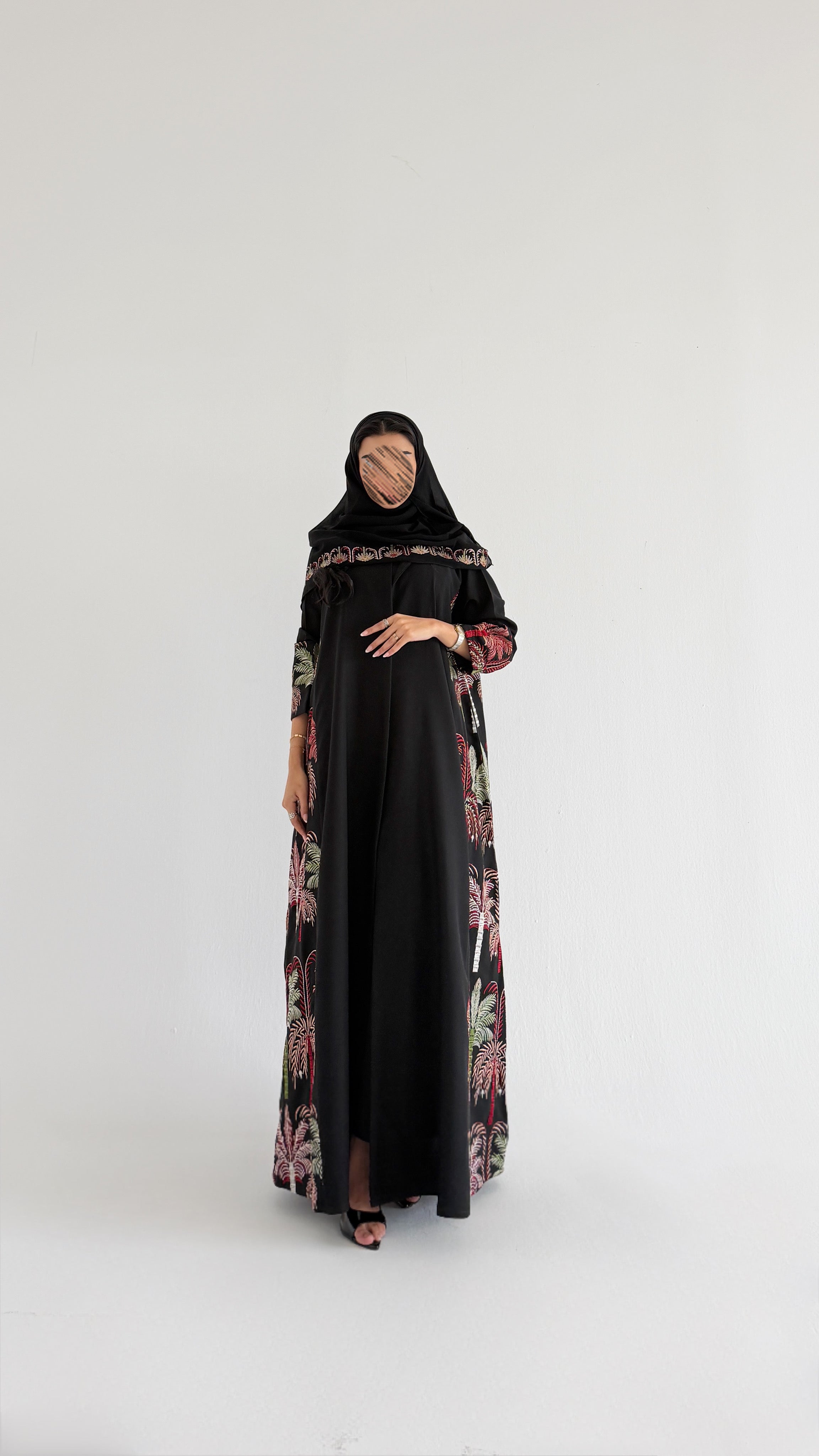 MWT4023 - عبايه بزخارف النخل - Aya