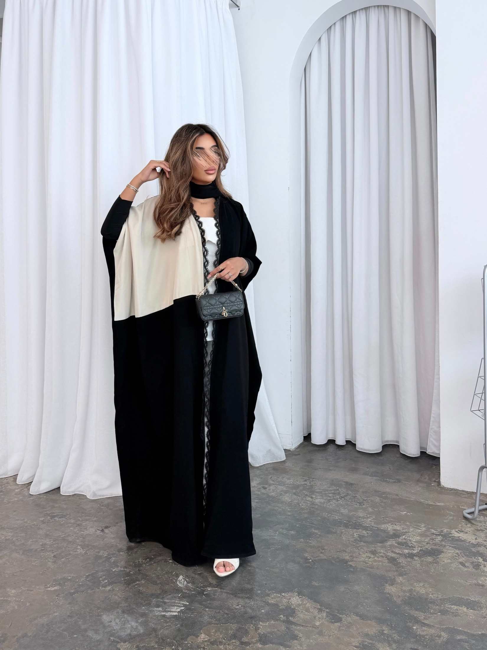 MWT5142 - قماش اسود مع بيج من كيان - Aya