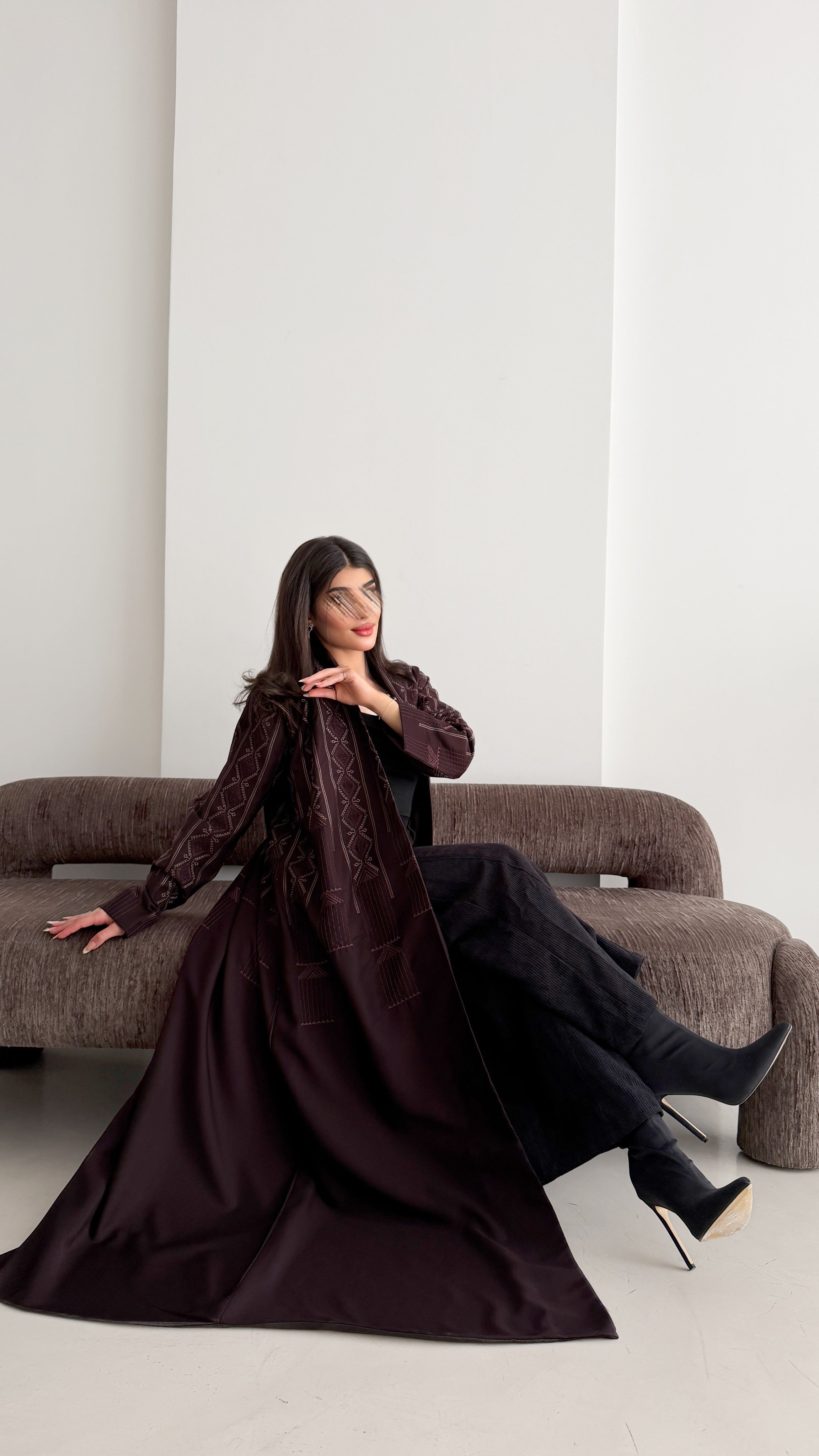 MWT1040 - عباية بني بتطريز - Aya