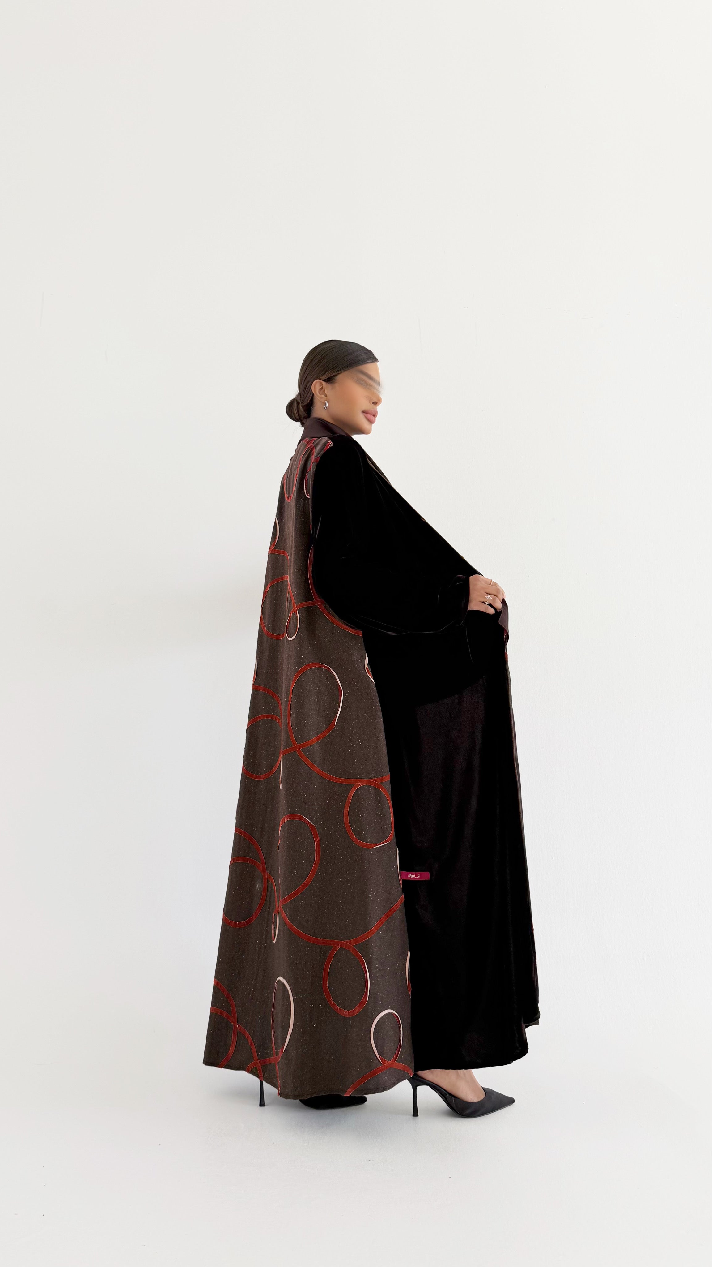 MW645 - Light Crepe Standing with Jacquard Half-Cloche