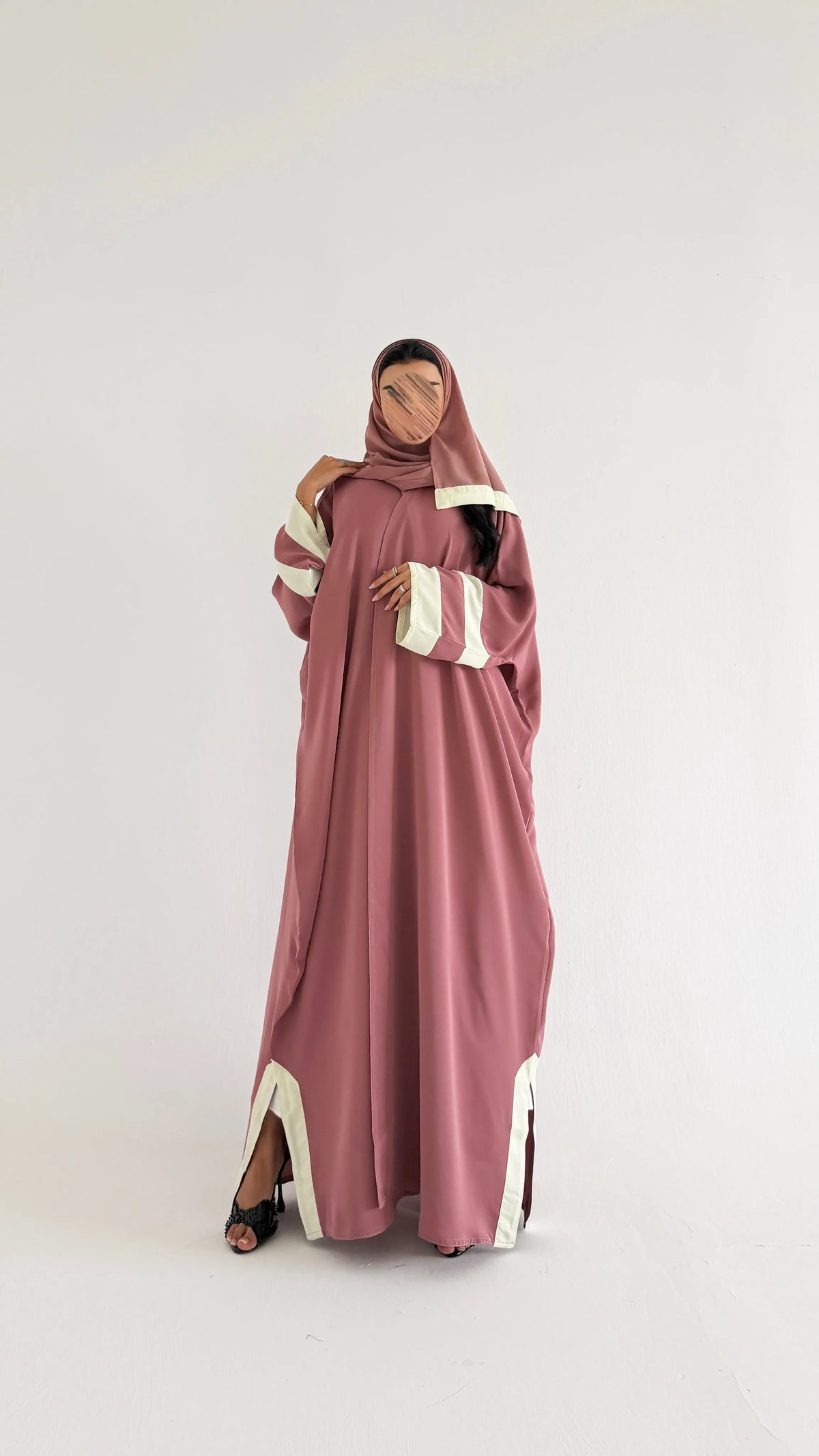 MWT5247 - عباية بدرجات صيفية مميزة و قماش عملي يومي - Aya