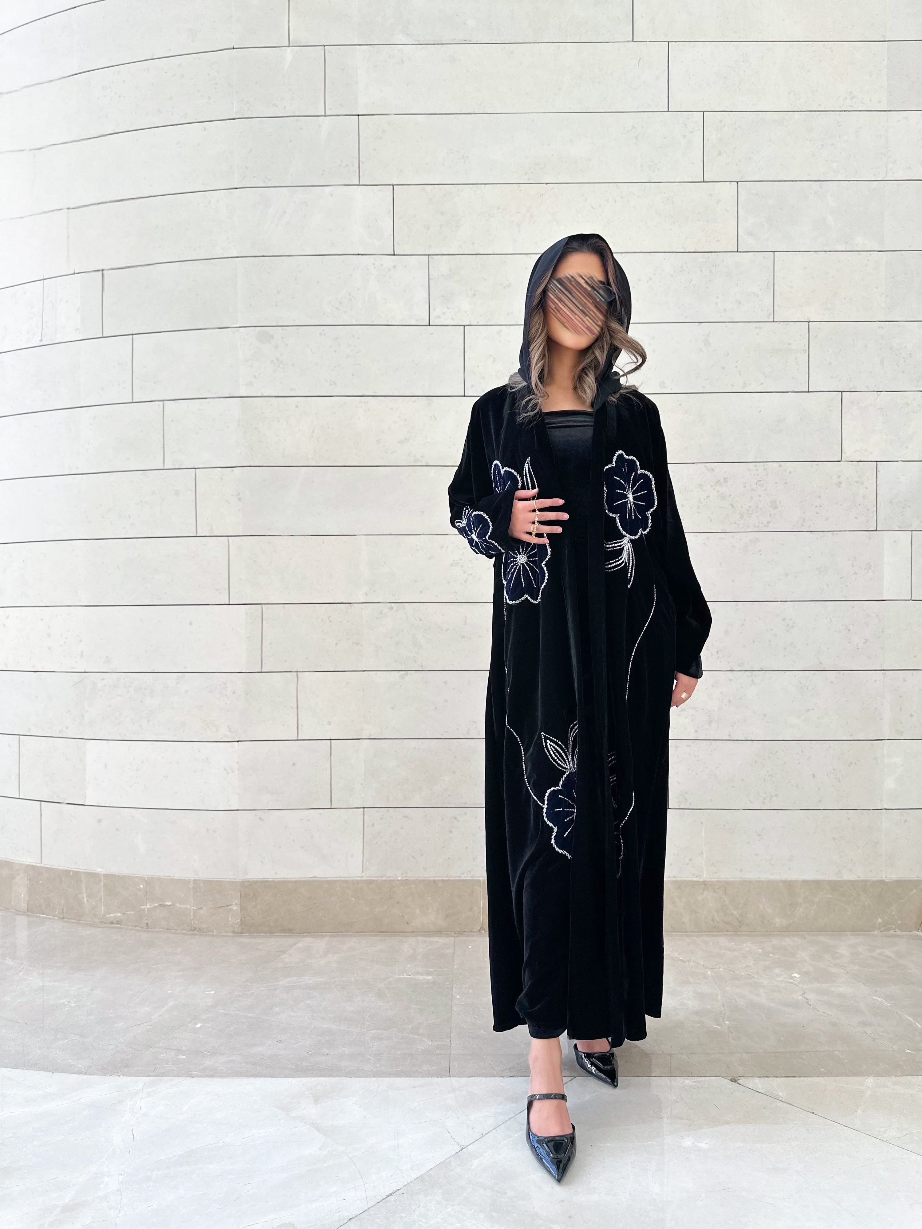 MW645 - Light Crepe Standing with Jacquard Half-Cloche
