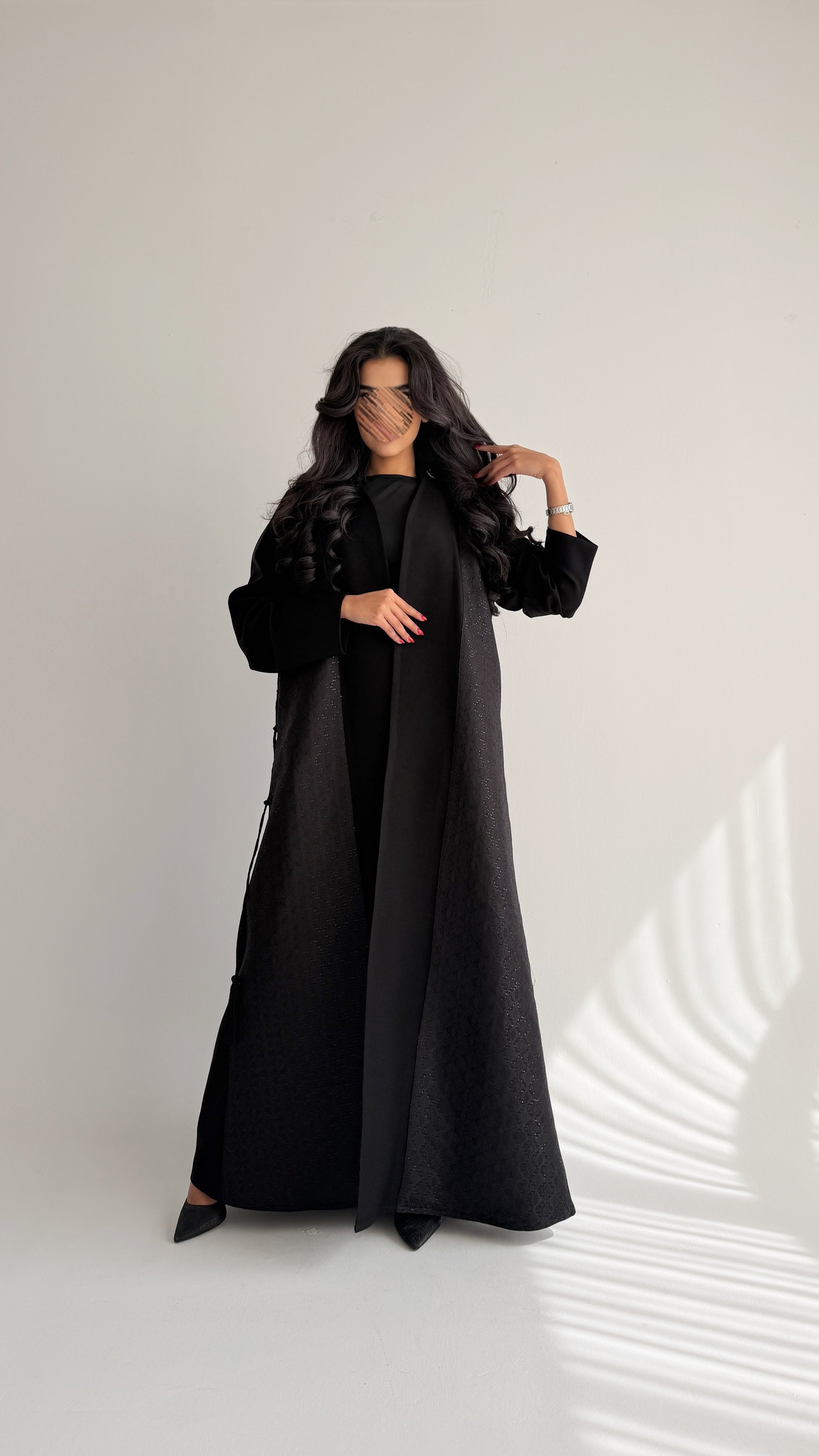 MWT1058 - عباية اسود مع تدخيله لنن مطرز - Aya