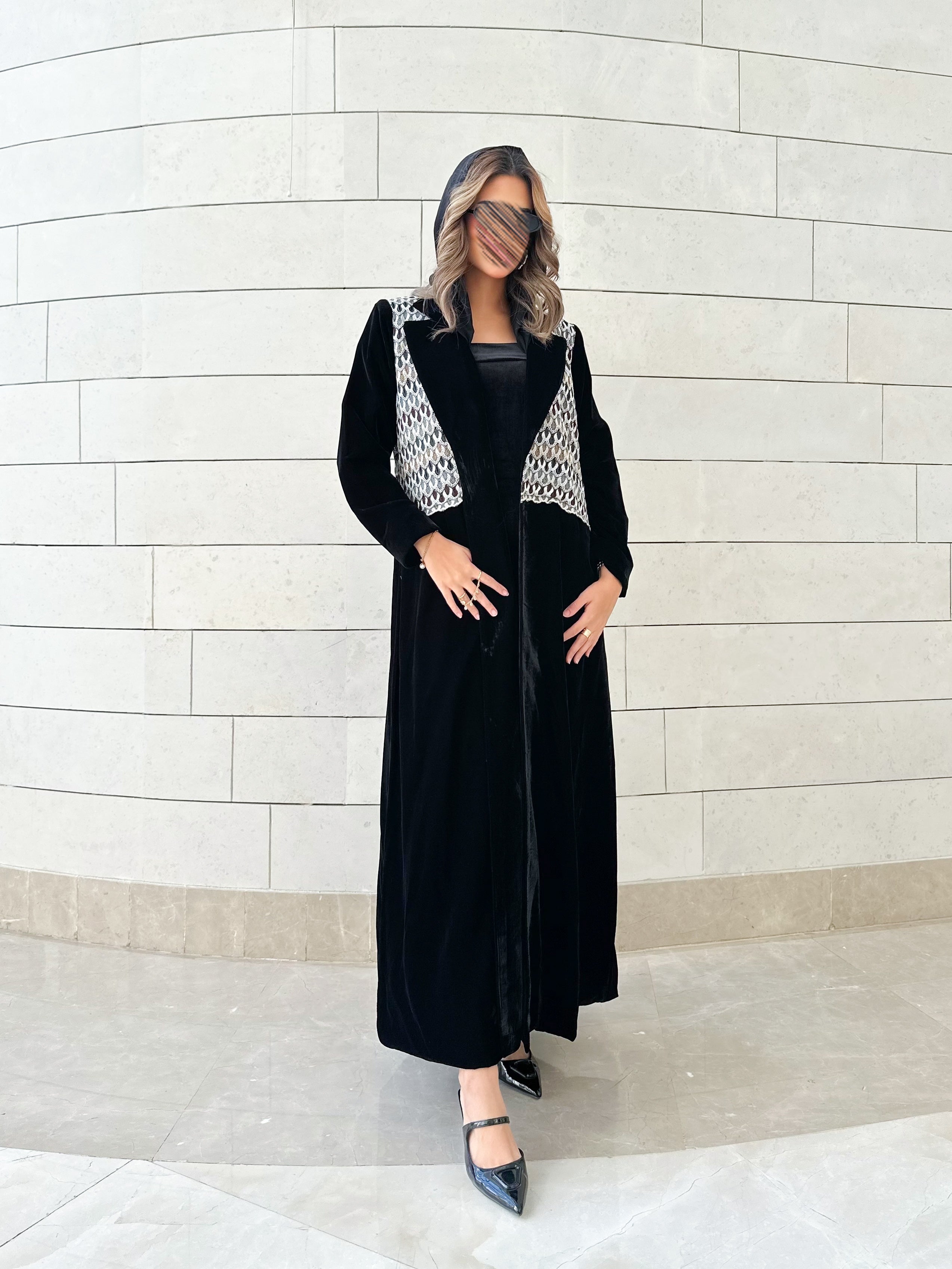 MWT540 - مخمل أسود مع دانتيل