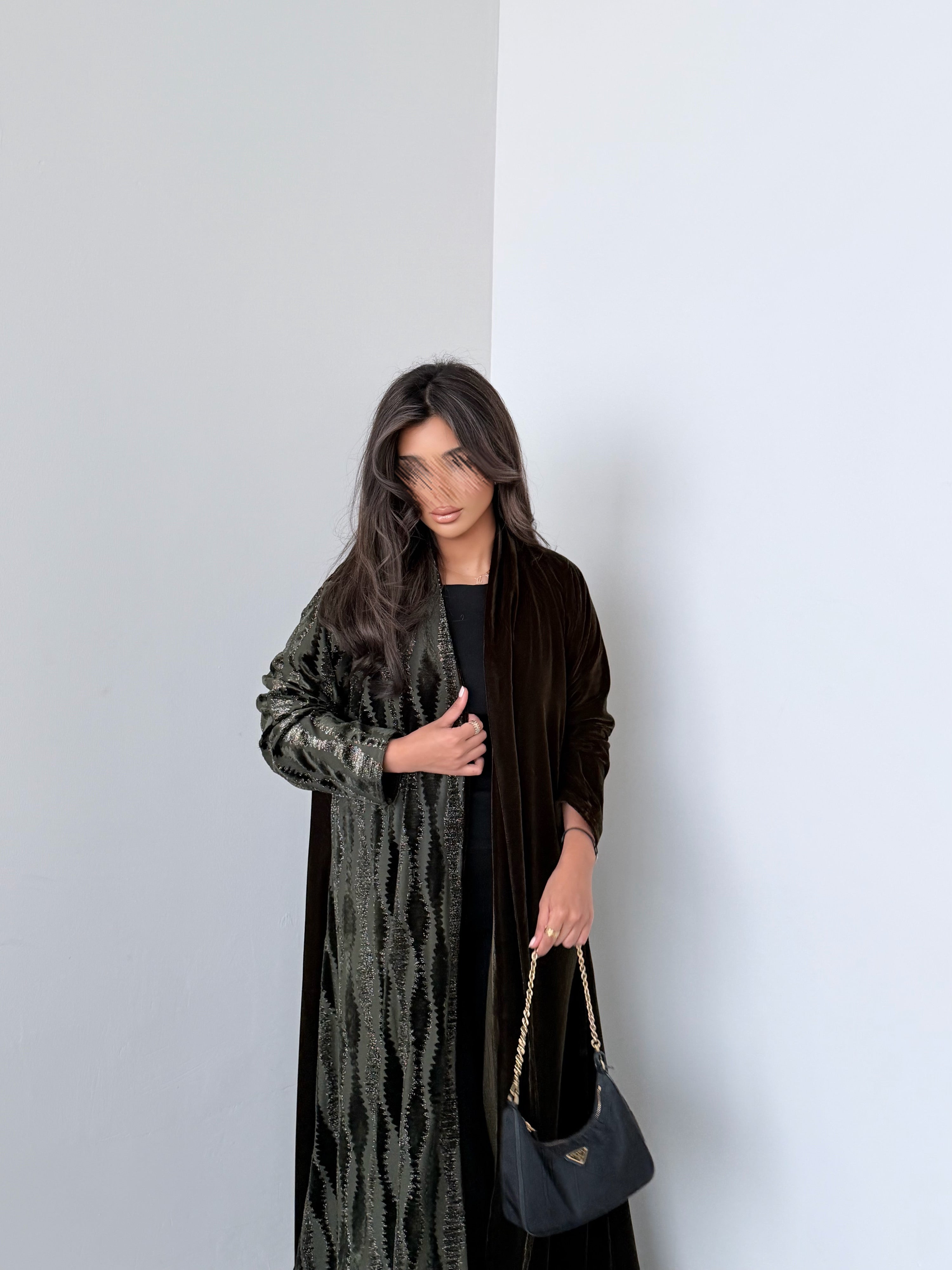 MW645 - Light Crepe Standing with Jacquard Half-Cloche