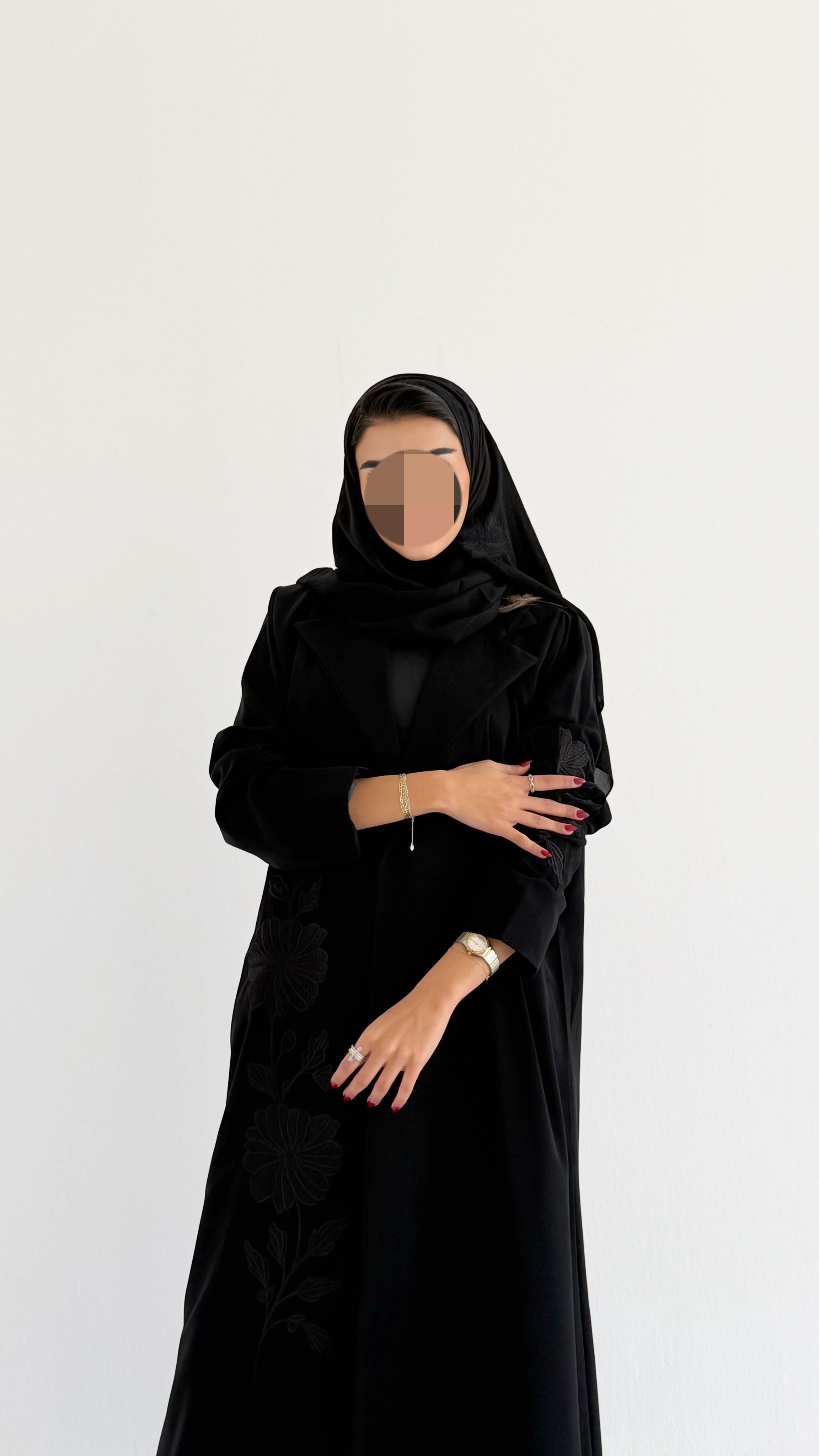 MW2001 -عباية بليزر بتطريز اسود