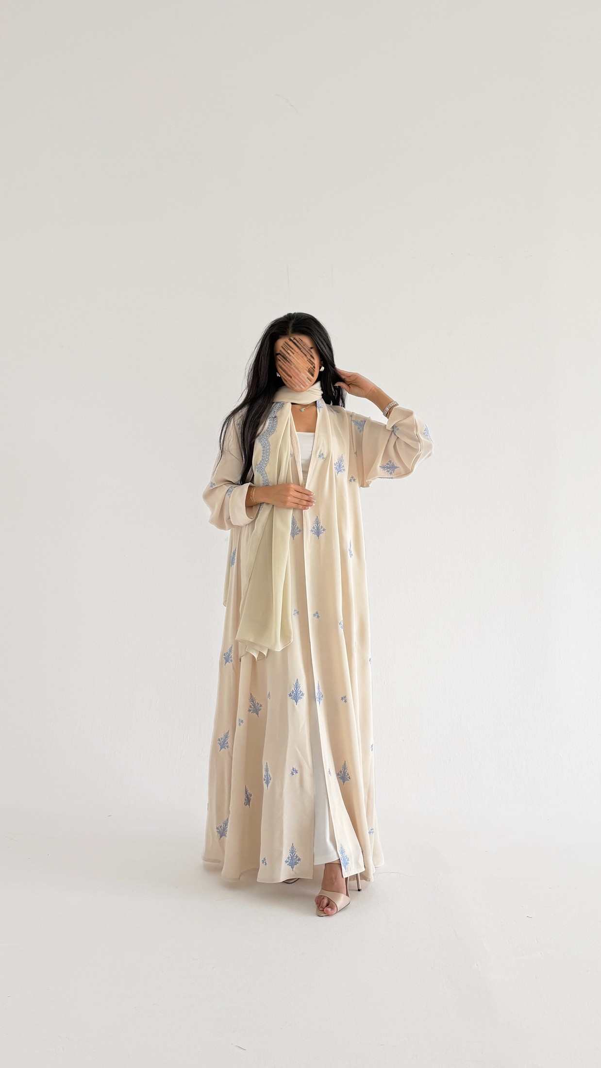 MWT5088 - قماش بيج مع تطريز سماوي - Aya