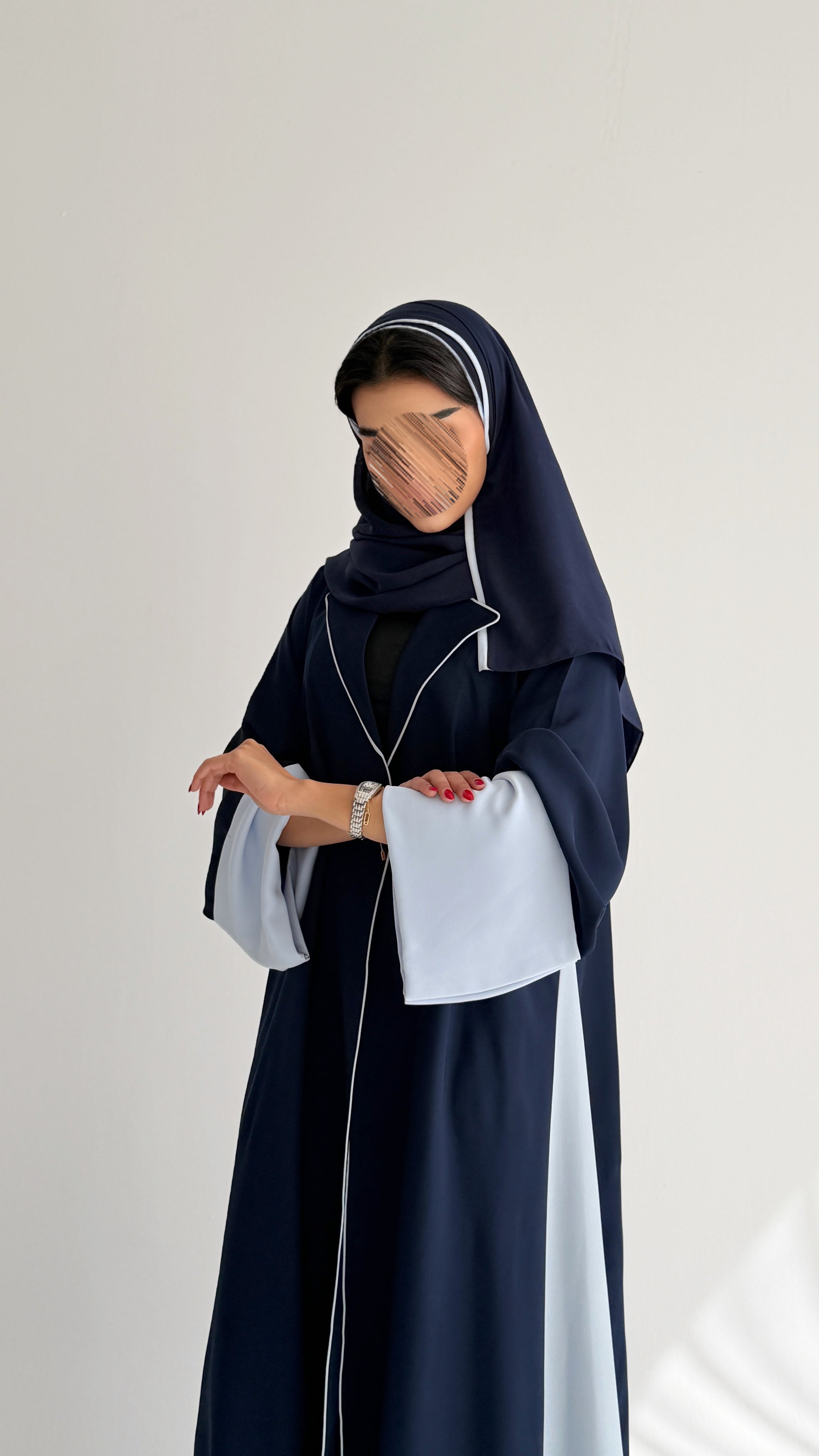 MWT1060 - عباية كحلي مع تدخيله سماوي - Aya