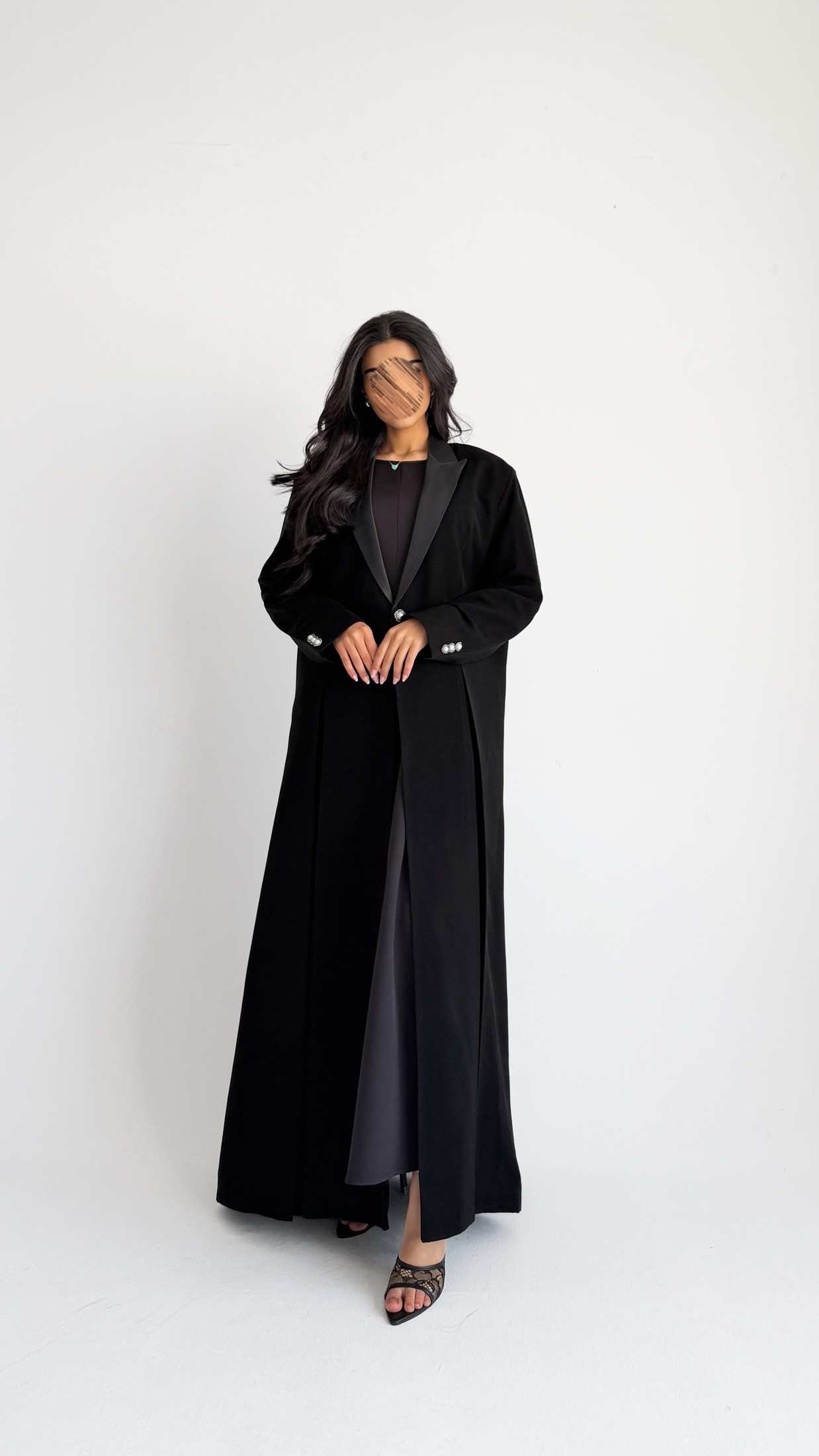 MWT1190 - عباية بليزر بتدخيلة ساتان - Aya