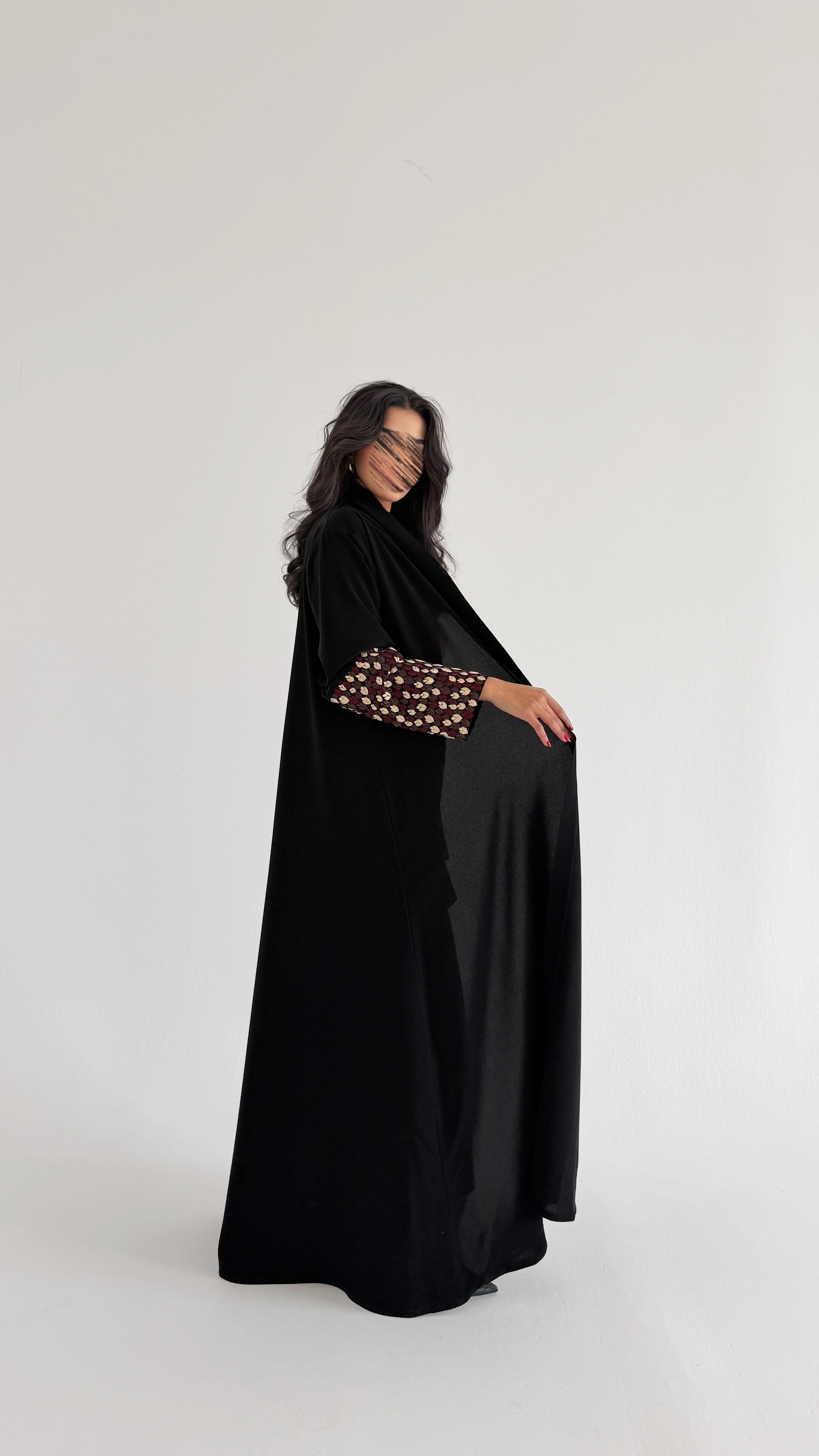 MW2049 -عبايه ملكي مع اضافه التطريز في الاكمام - Aya