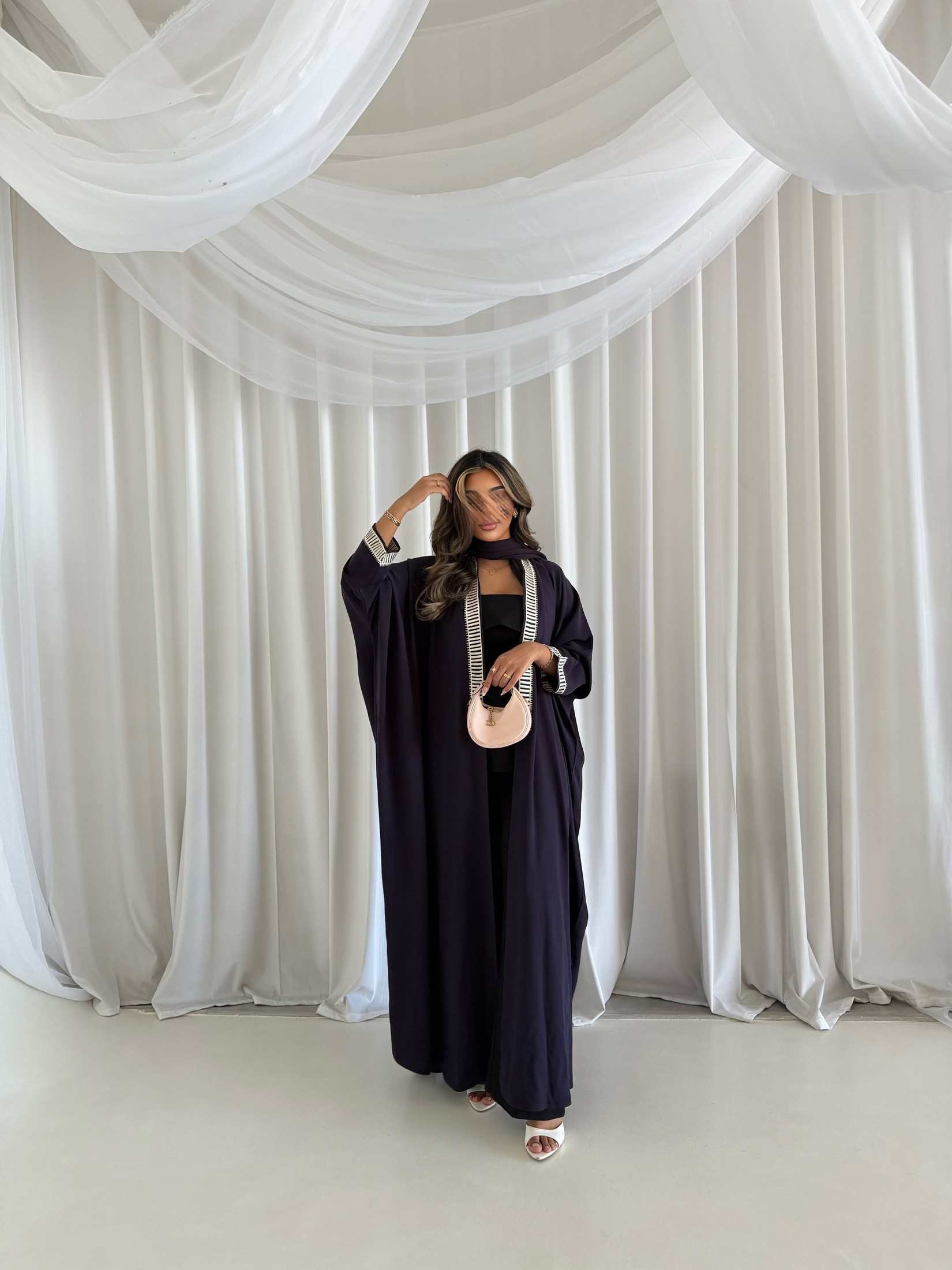 MWT2112 - عباية كريب مع تطريز خفيف من الأمام -Crepe Abaya with Front Embroidery - Aya