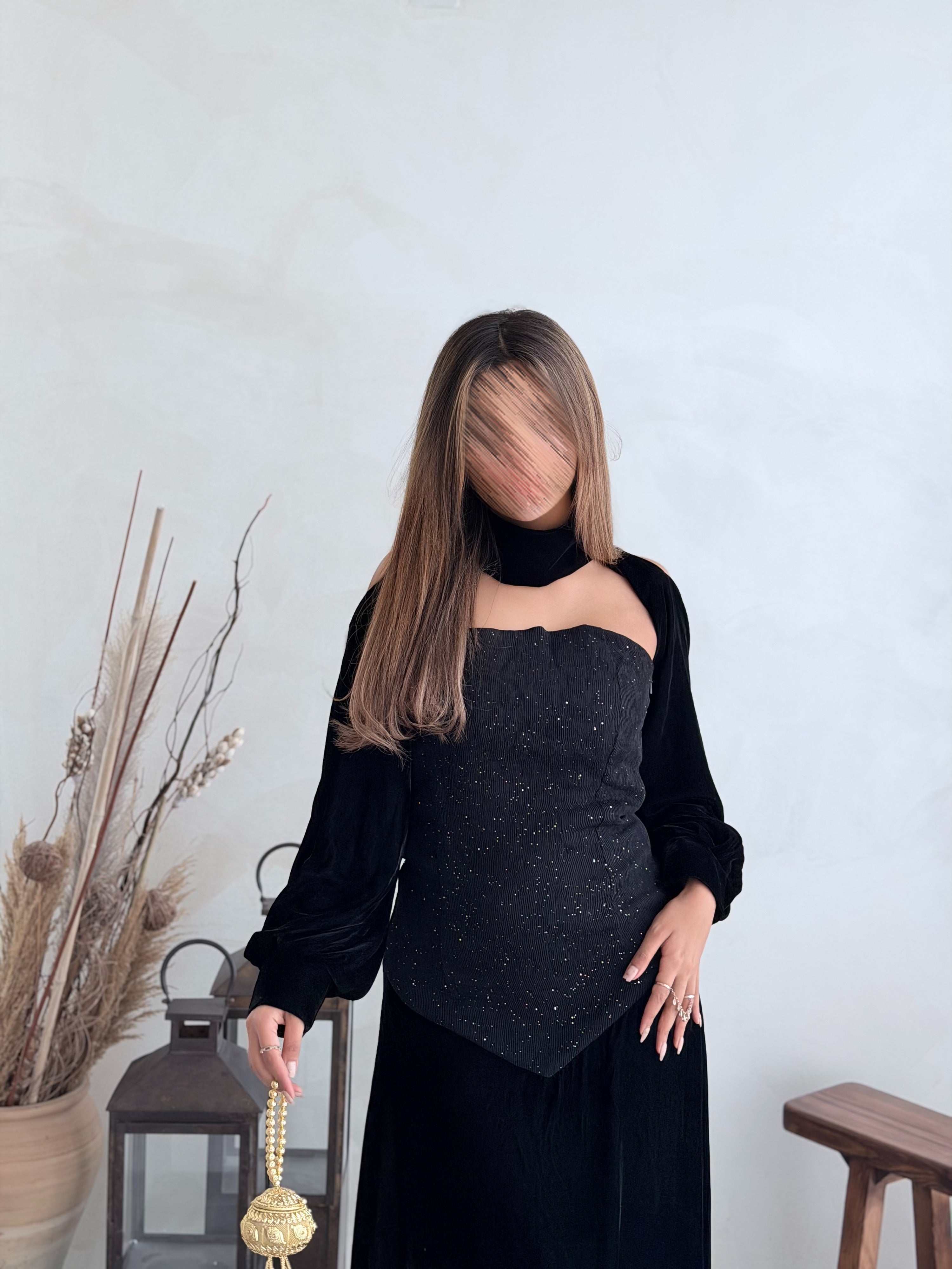 MWJ022 - جلابية اسود بقصة التوب بخامة الشيفون لامع واضافة اكمام خارجية - Aya