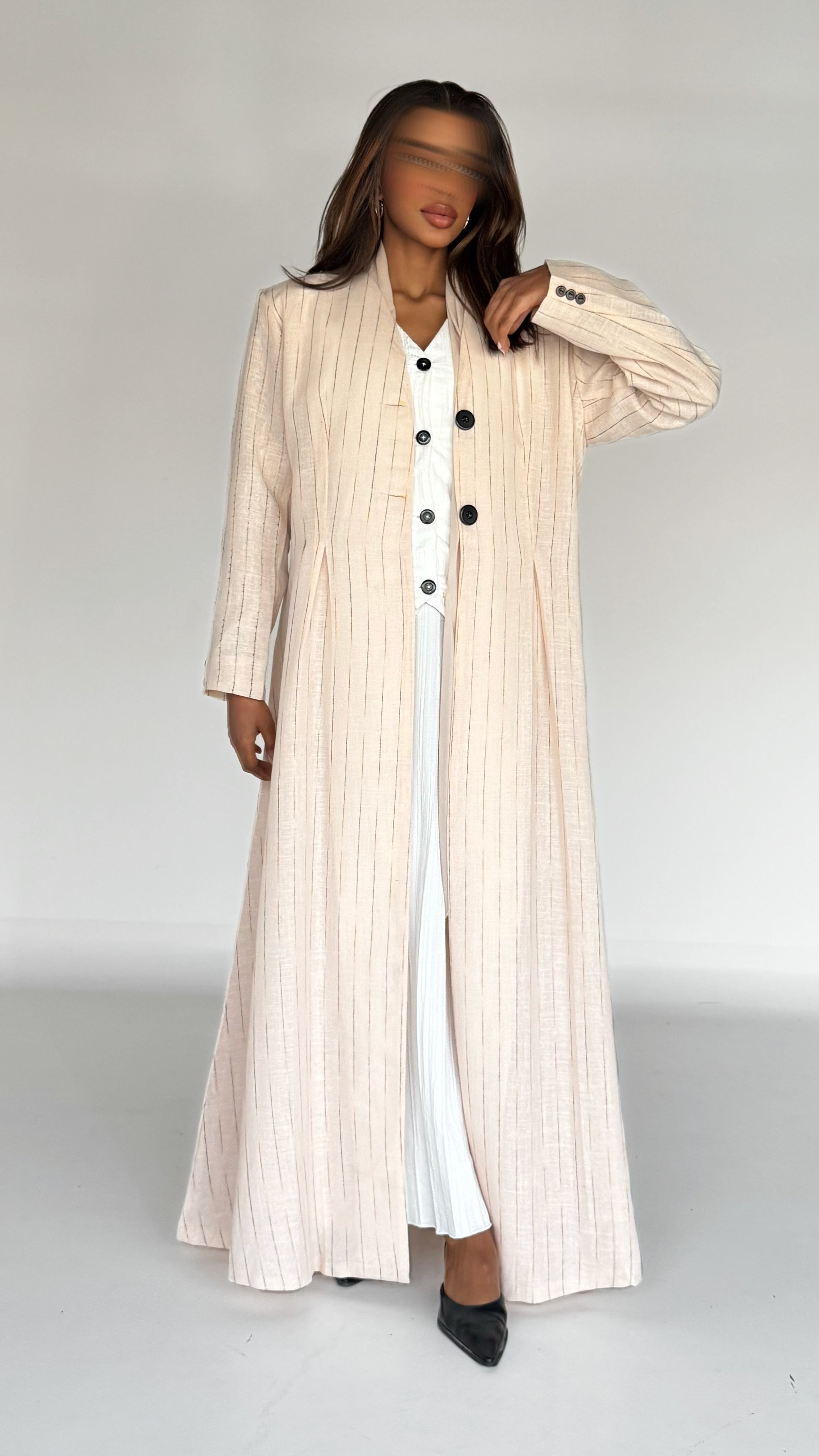 MW645 - Light Crepe Standing with Jacquard Half-Cloche