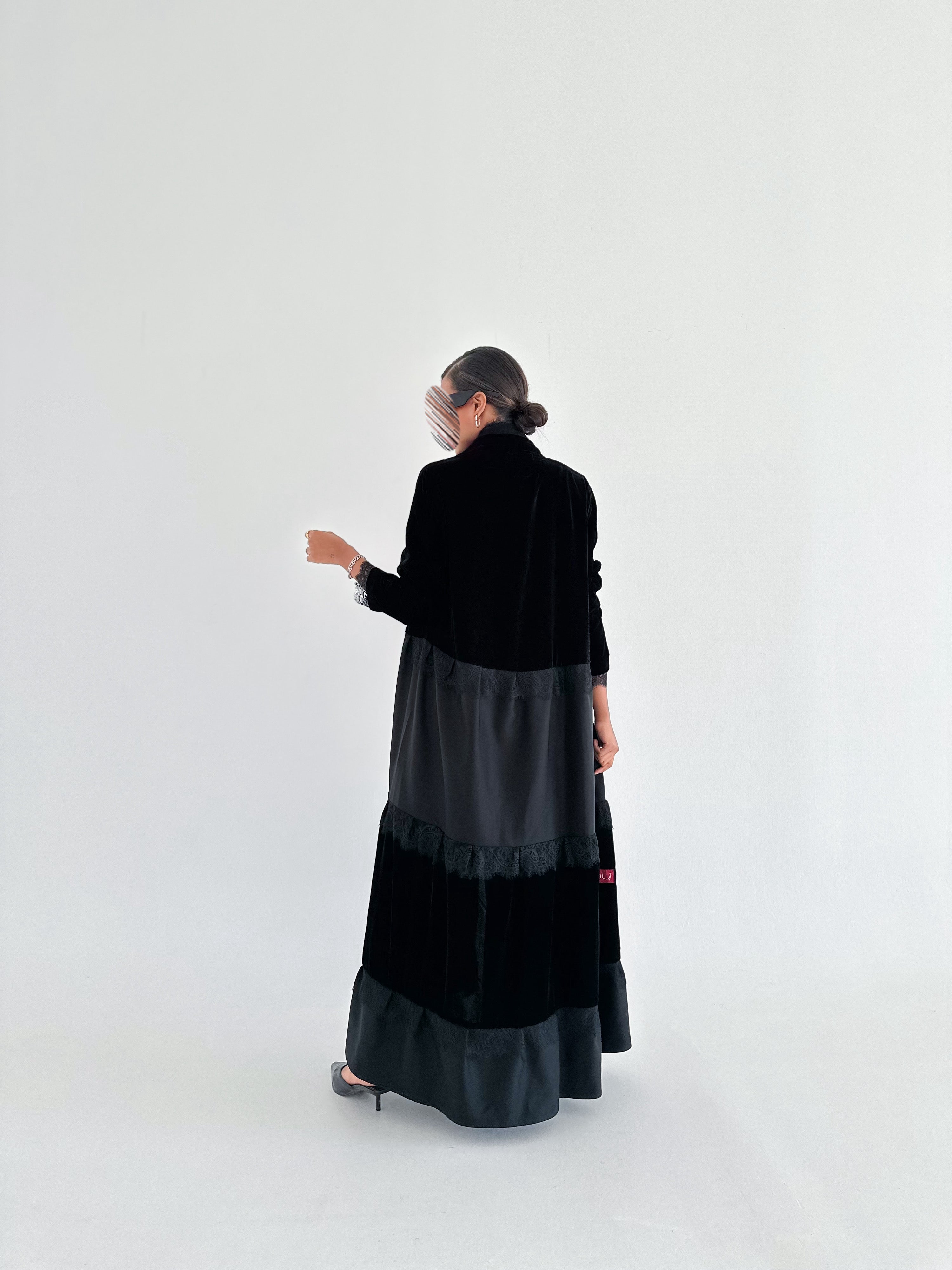 MWT576 - عباية مخمل مع تفته