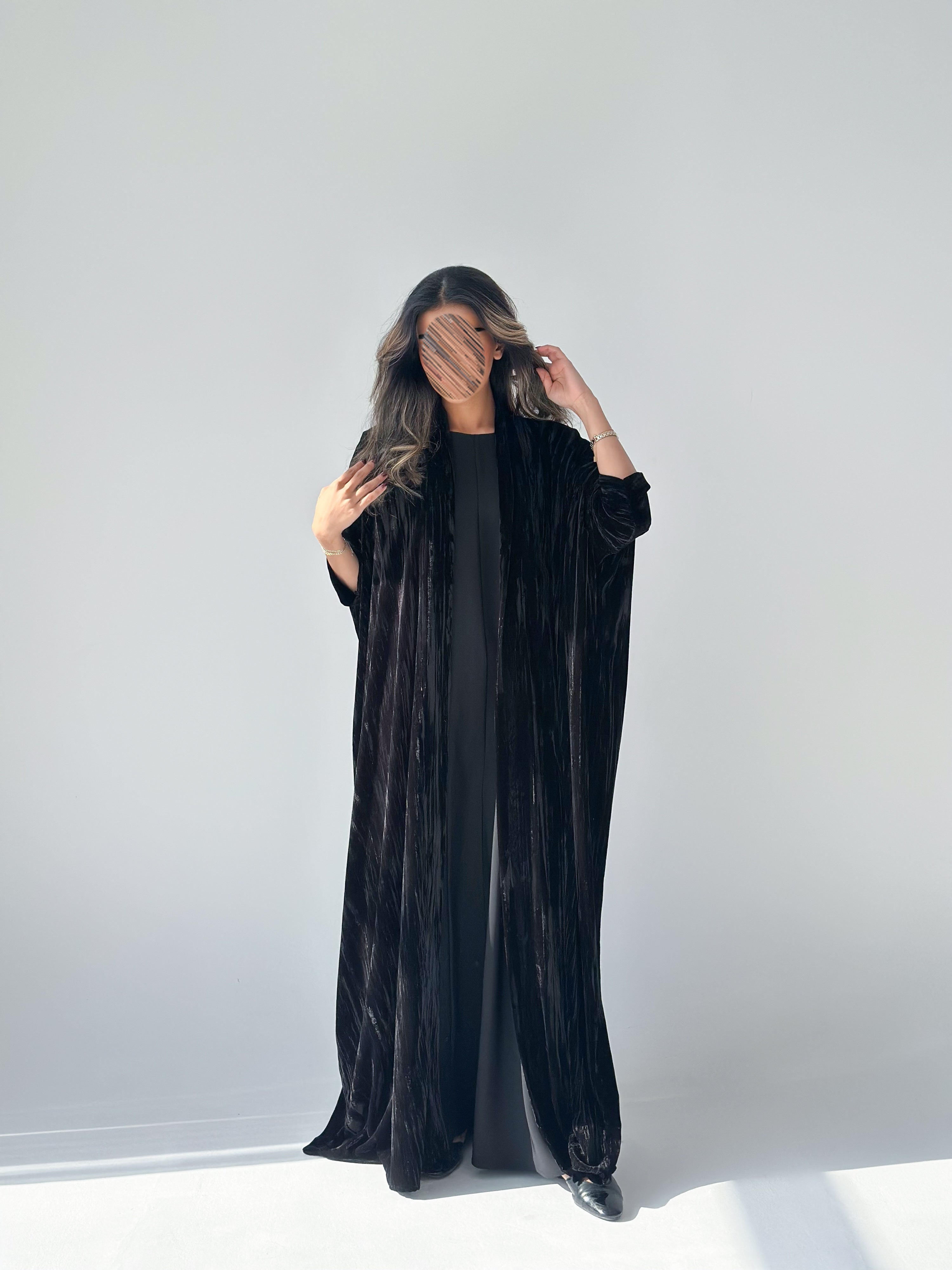 MW1886 - عباية مخمل مع فستان كريب