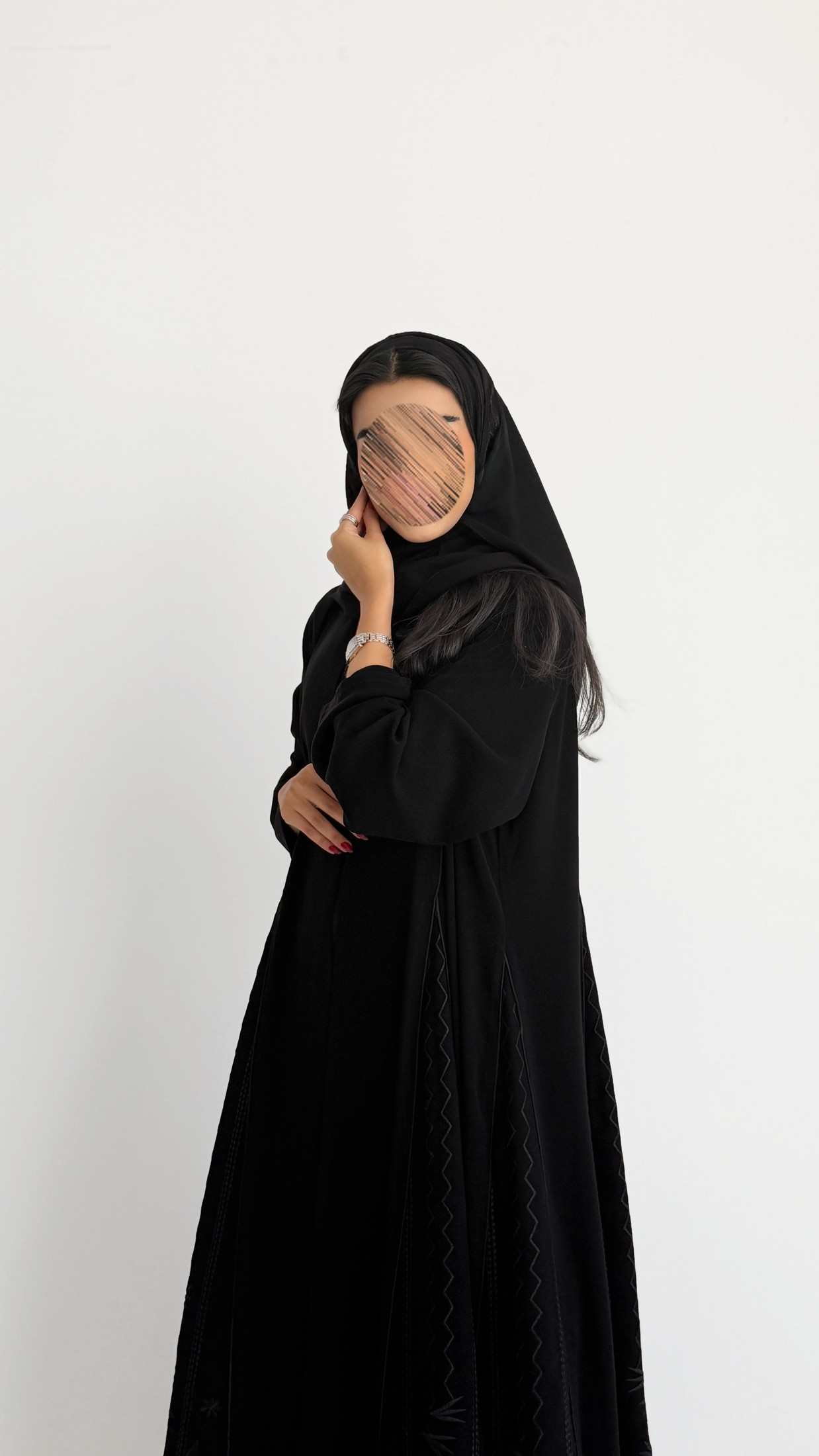 MWT2070 - عباية سوداء بتطريز أسود - Aya