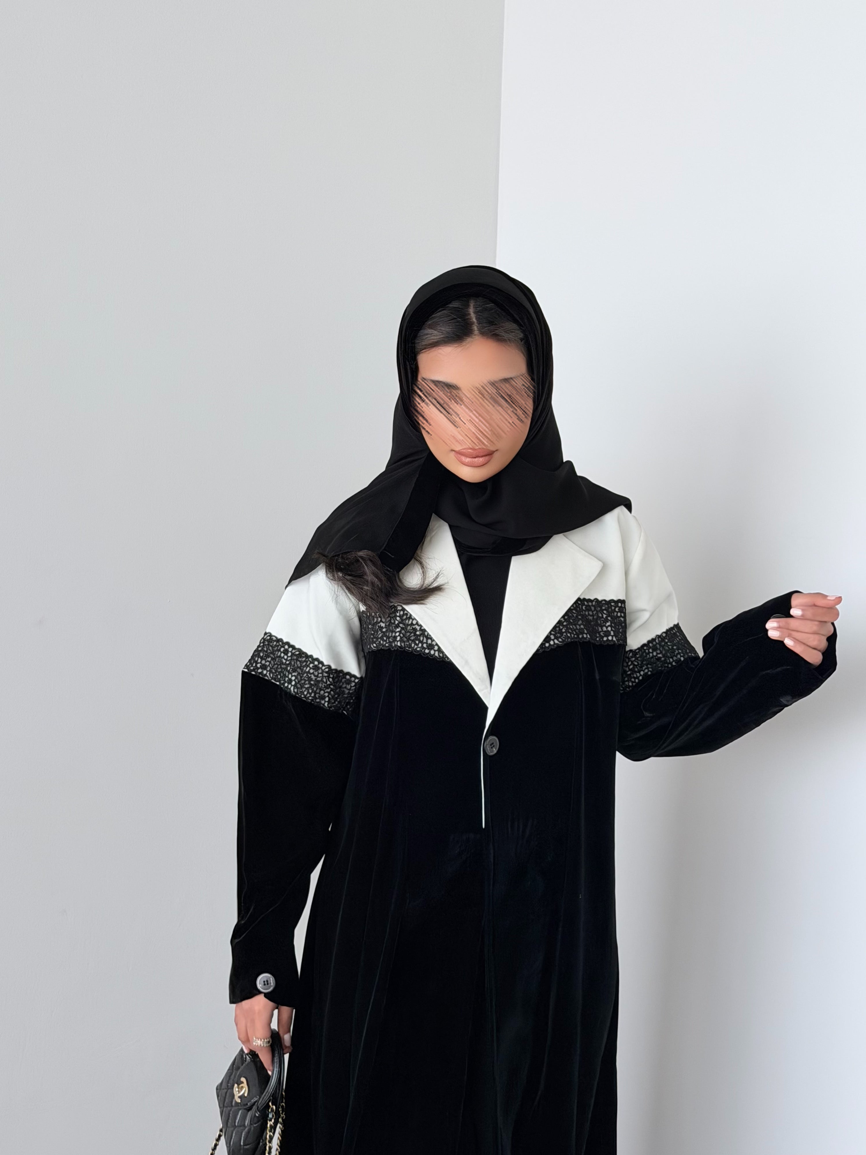 MW645 - Light Crepe Standing with Jacquard Half-Cloche