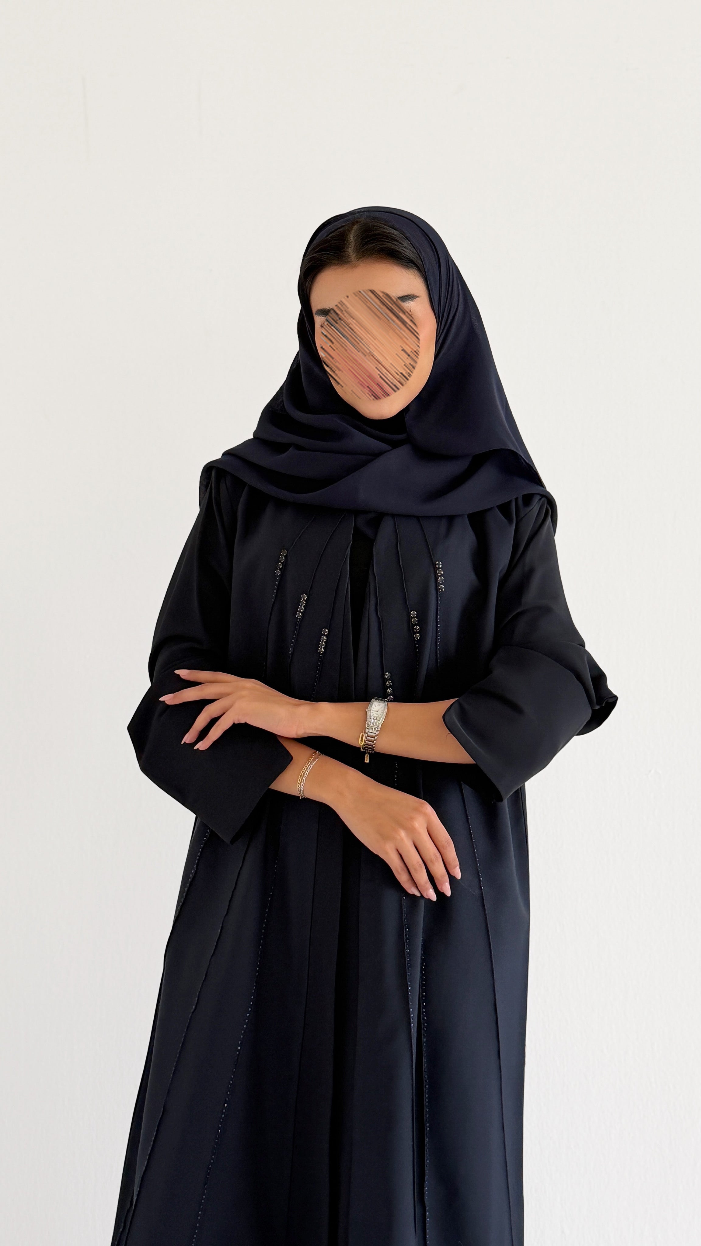 MW2120 - عباية كريب أنيقة بقصّة ربع كلوش عصرية. - Aya