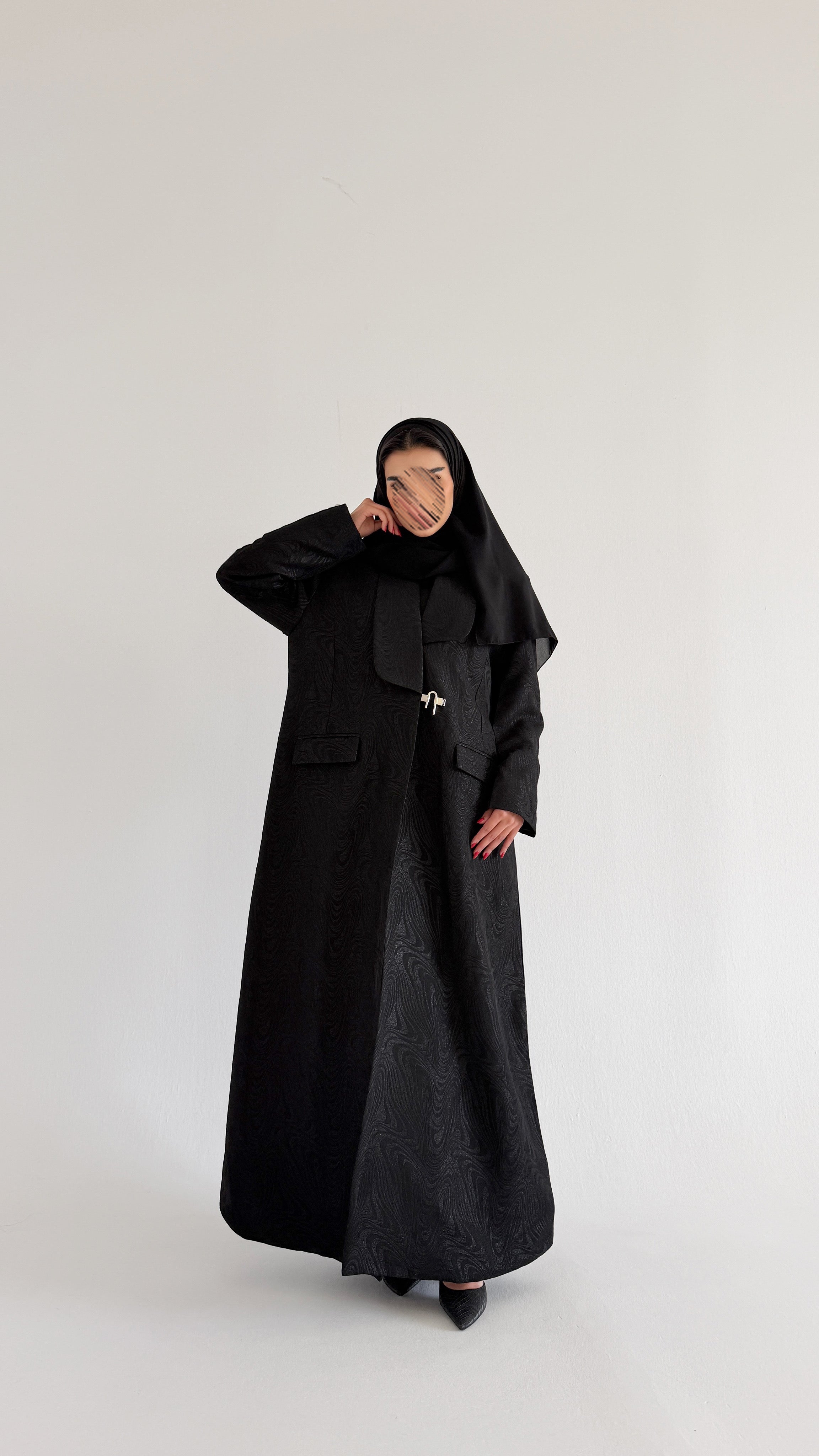 MW2033 - عبايه جاكار مع اضافه زر الاغلاق اكسوار - Aya