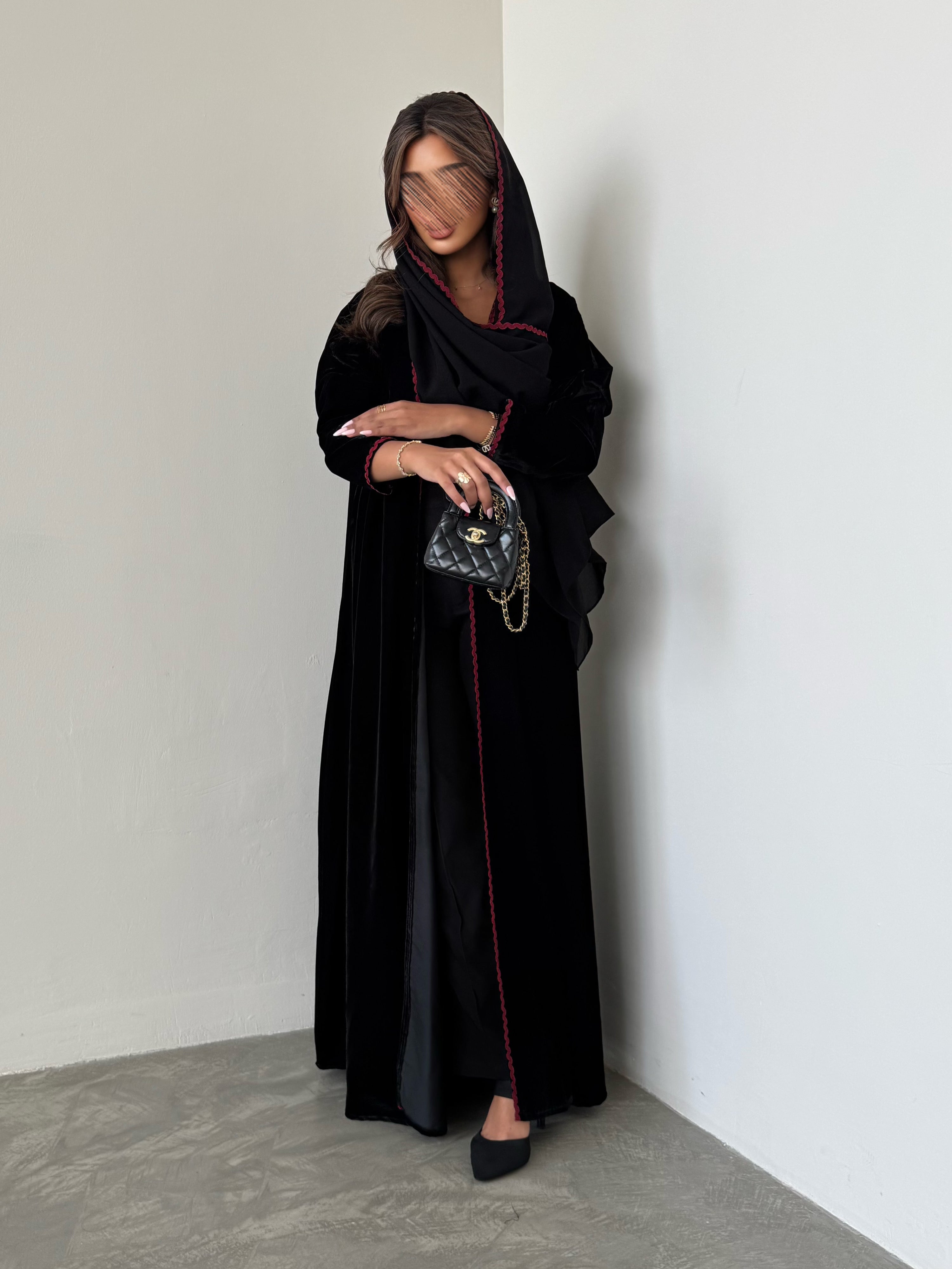 MWT553 - عباية مخمل - Aya