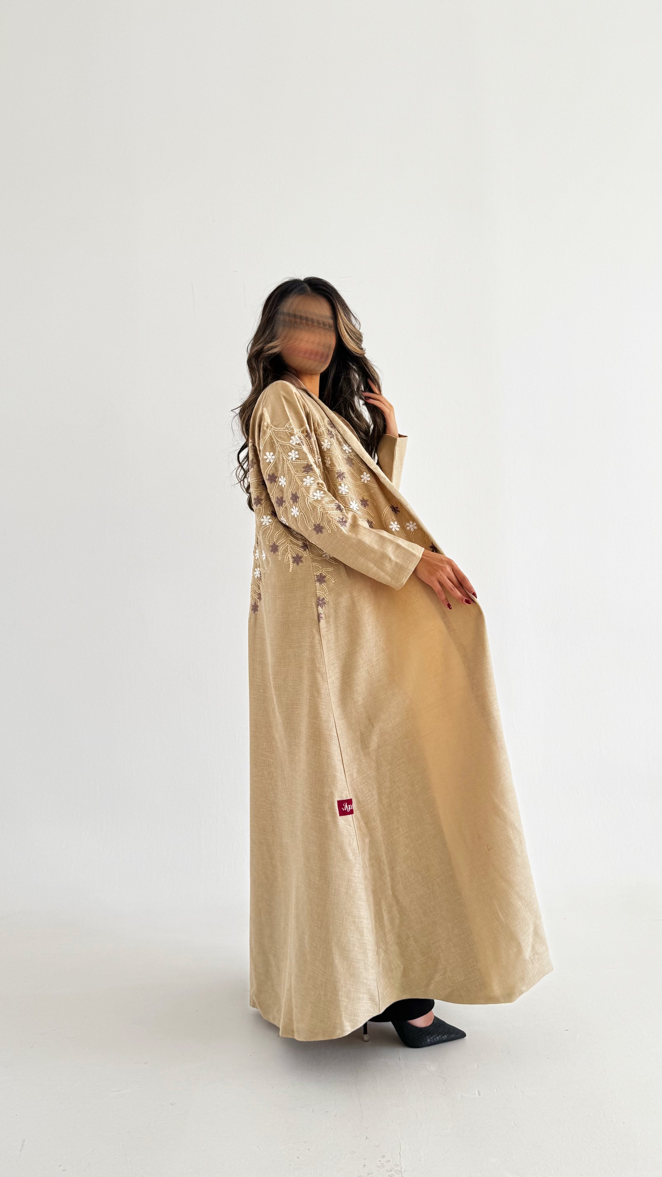 MWT393 - عباية لنن تطريز بيج - Aya