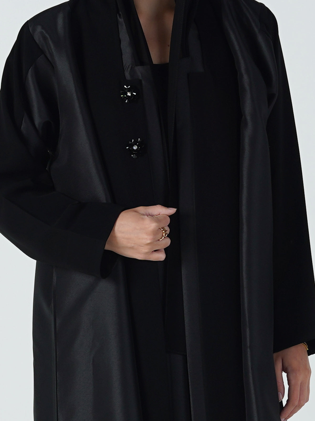 MW645 - Light Crepe Standing with Jacquard Half-Cloche